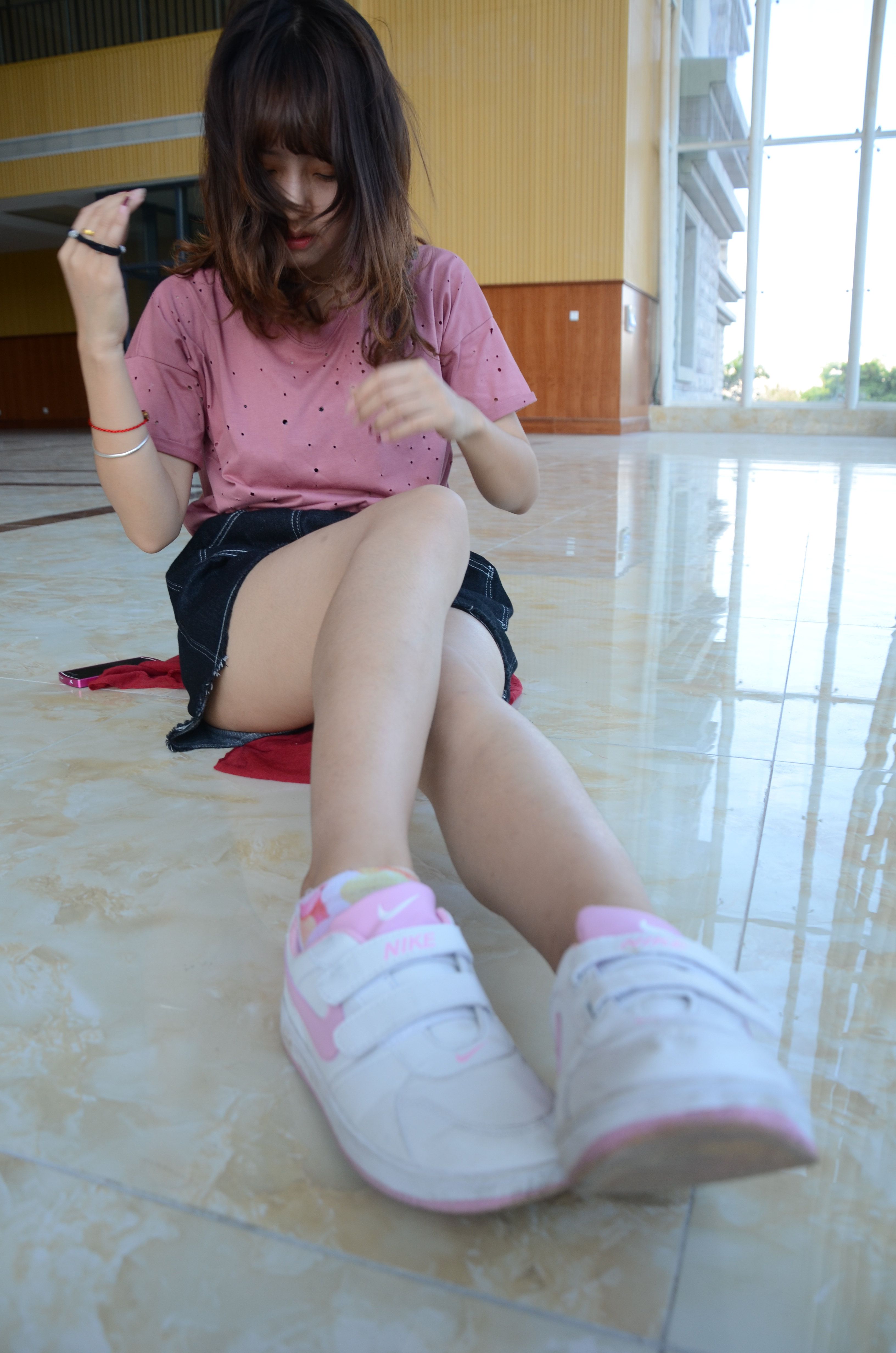 《大一板鞋棉袜脚》作品图