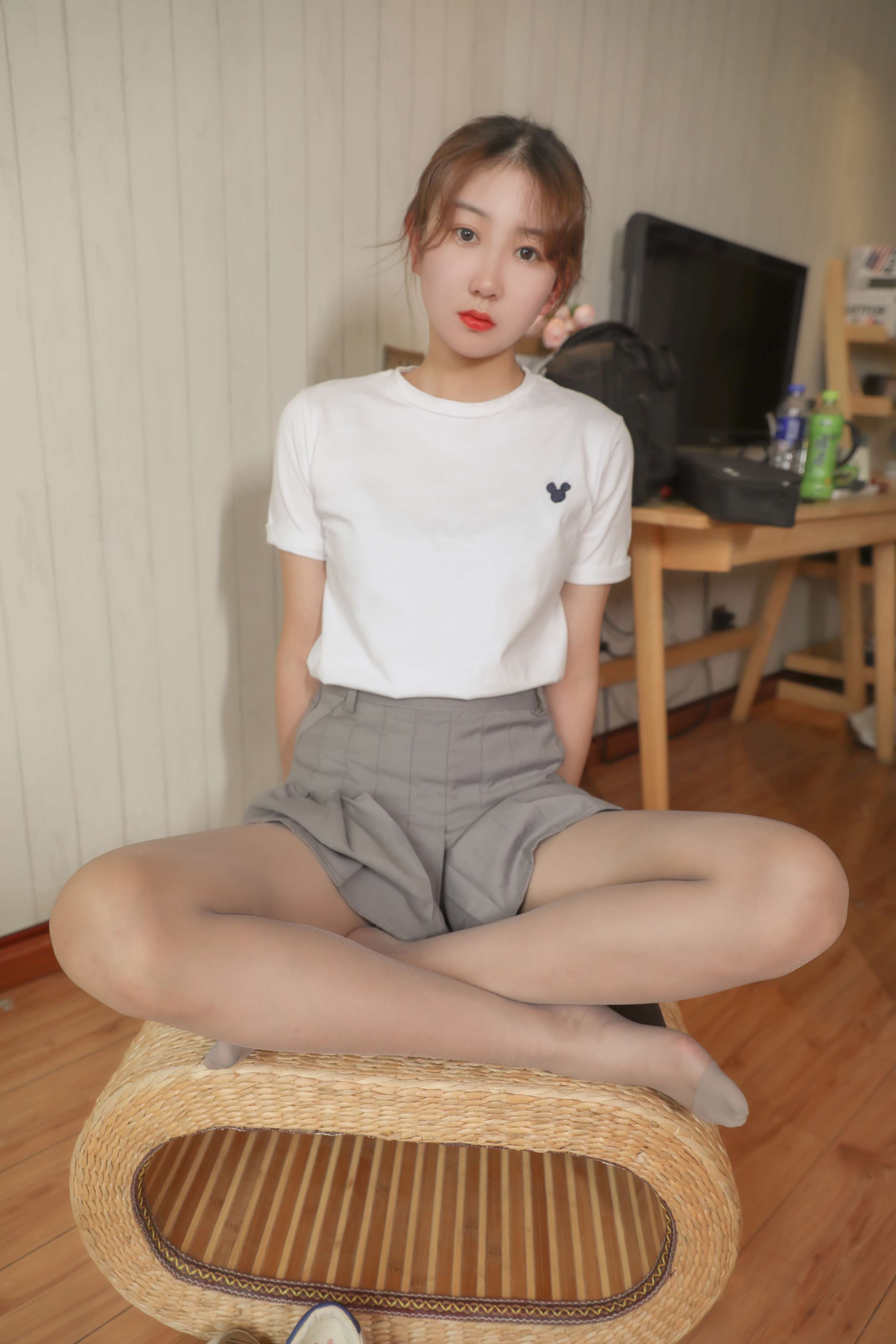 《小美丝足》作品图