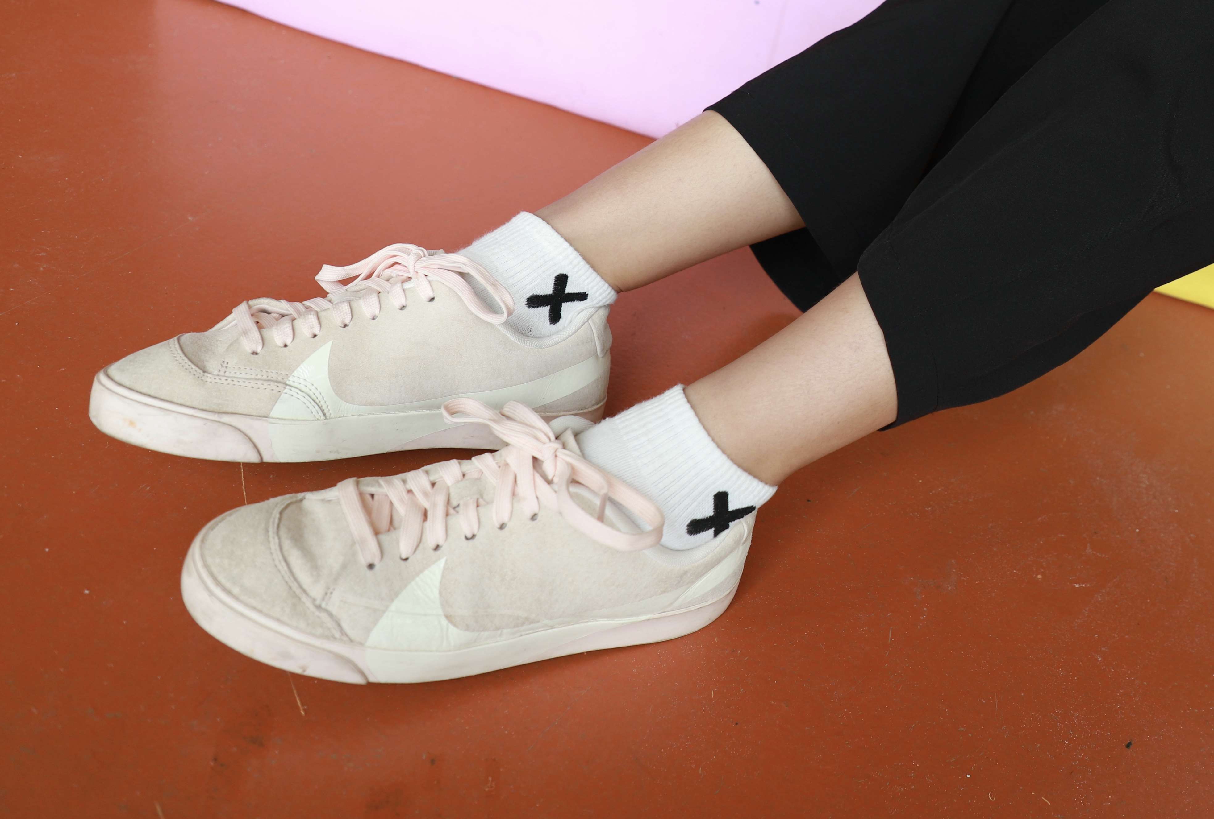 《学妹板鞋棉袜脚【视频1个网盘下载】》作品图