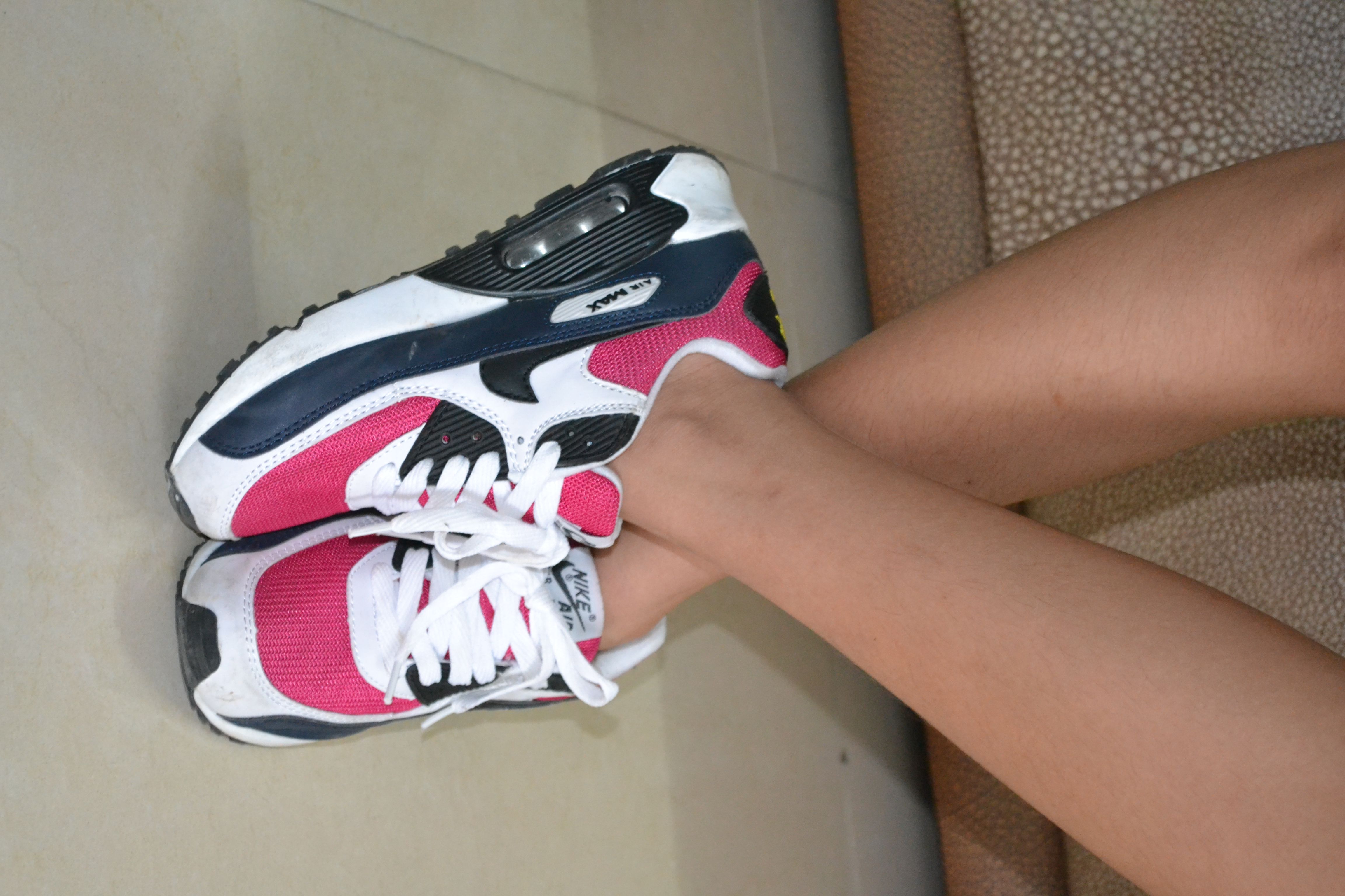 《小欣欣的船袜脚丫》作品图