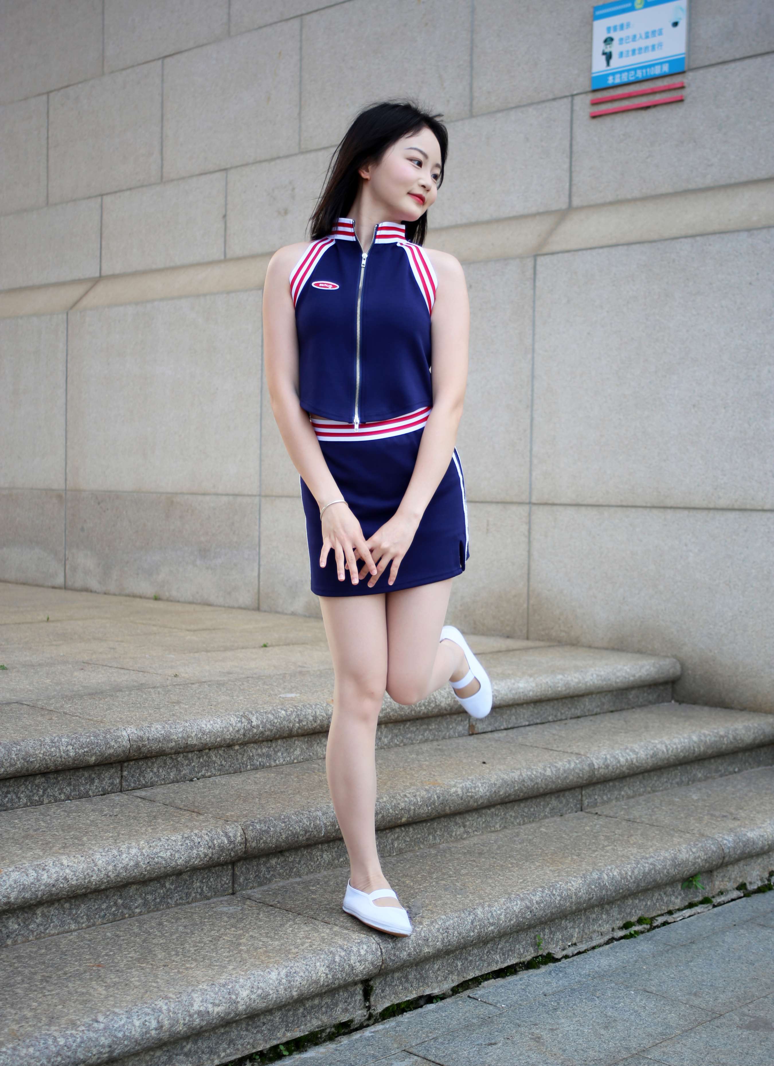 《双双 溜冰女孩》作品图