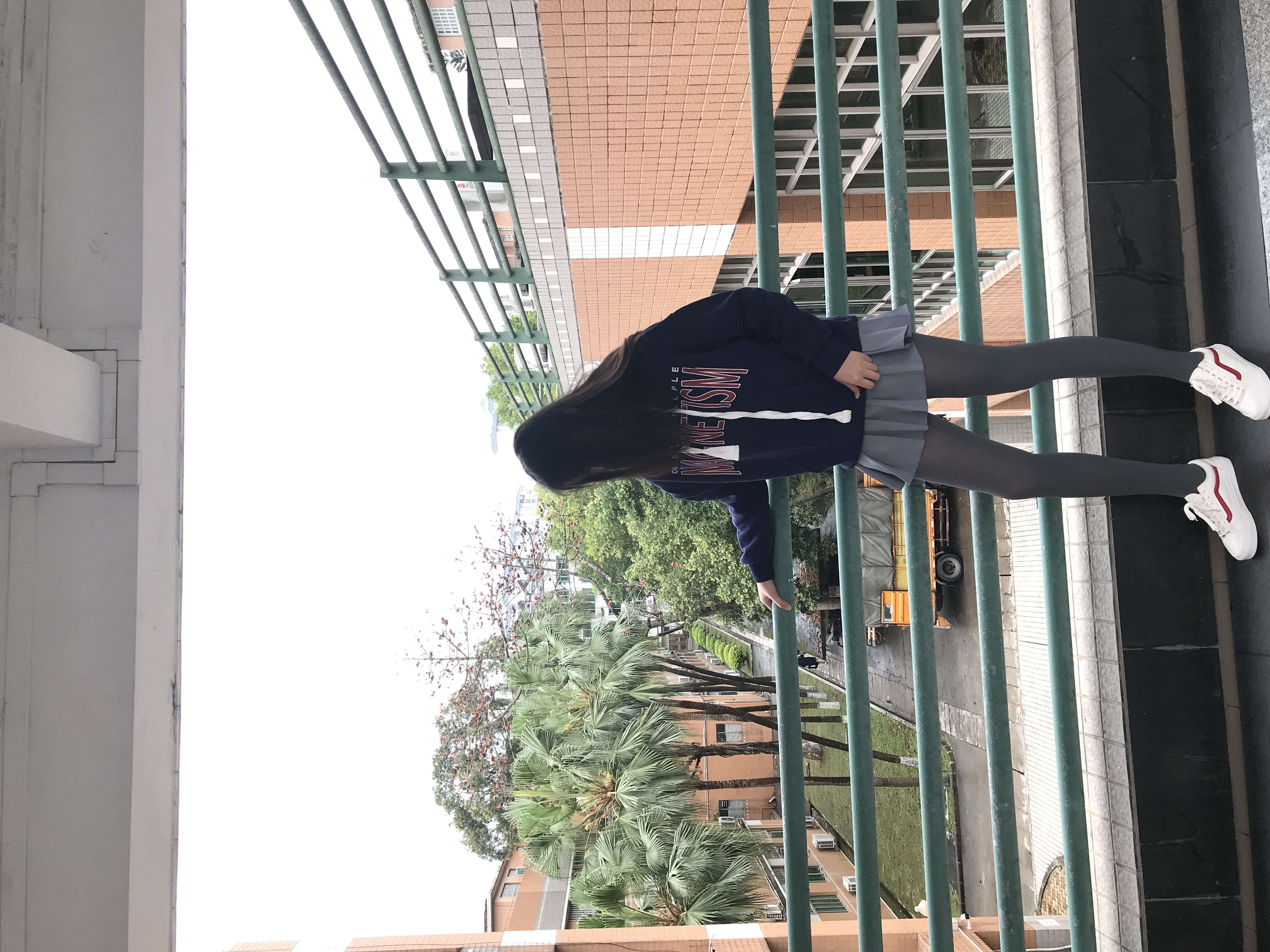 《校园回力の黑丝脚丫》作品图