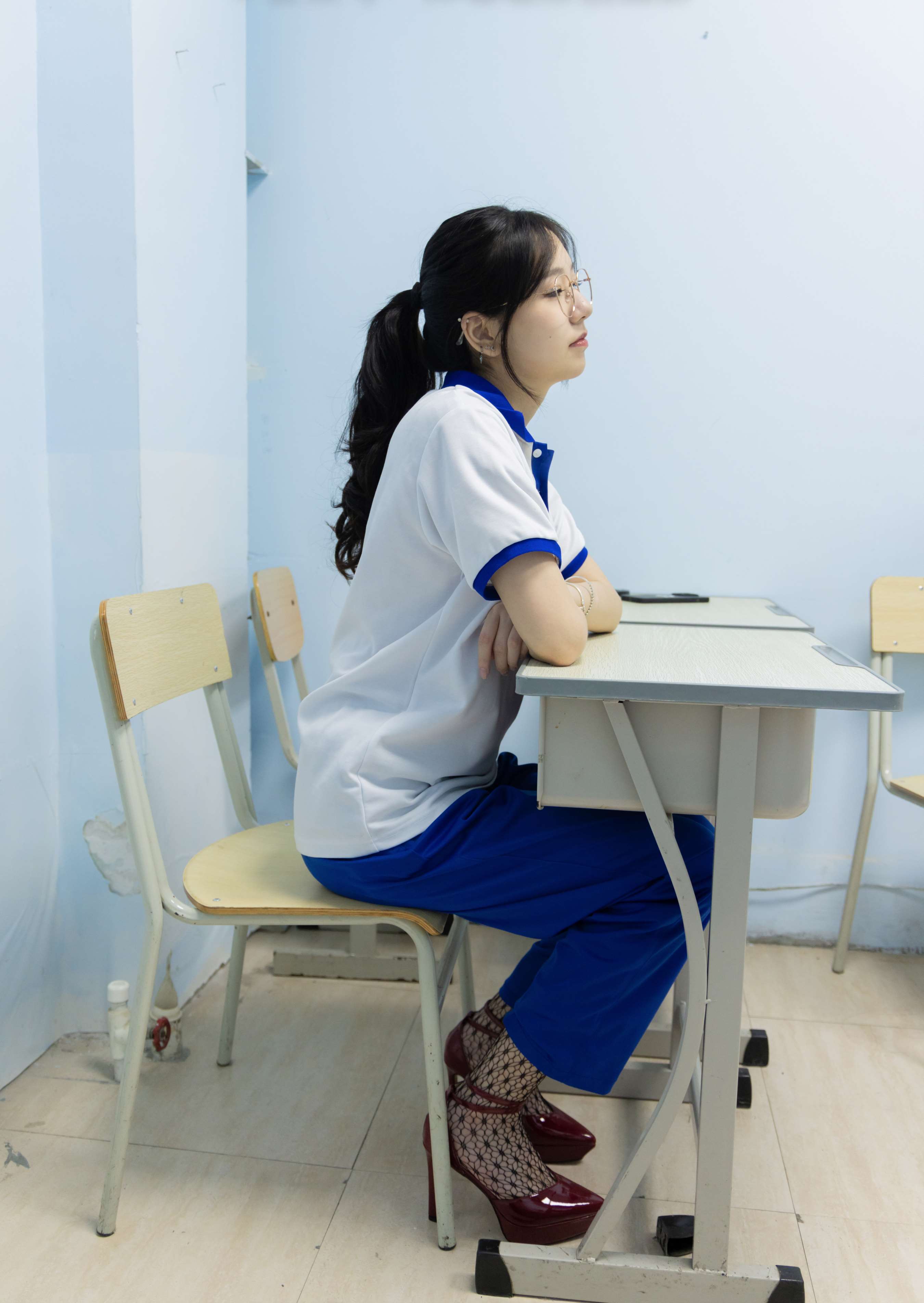 《小甜豆-高跟鞋の校服裤里丝》作品图