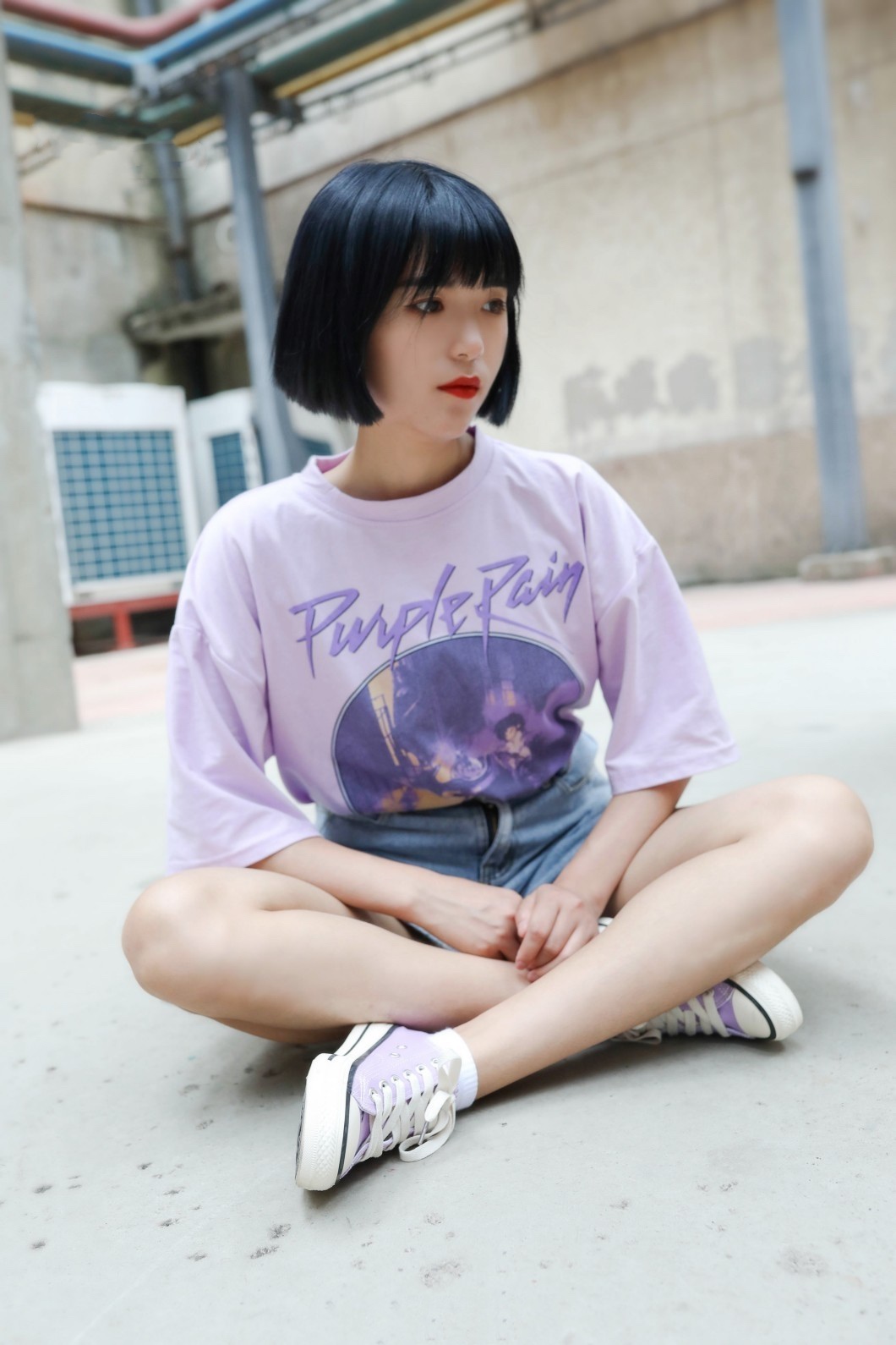 《帆布鞋の脏棉袜脚》作品图