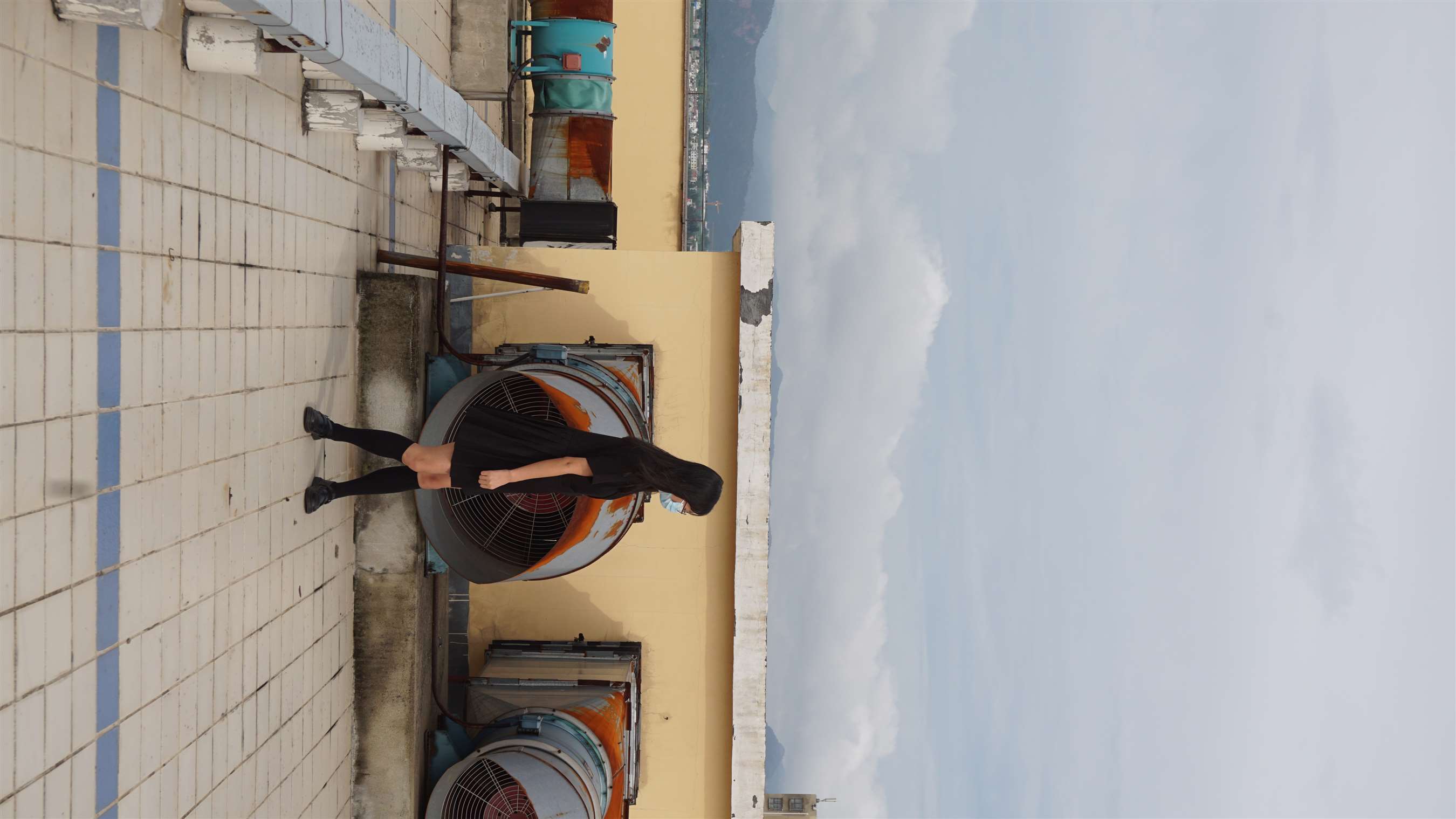 《天台眼镜少女》作品图