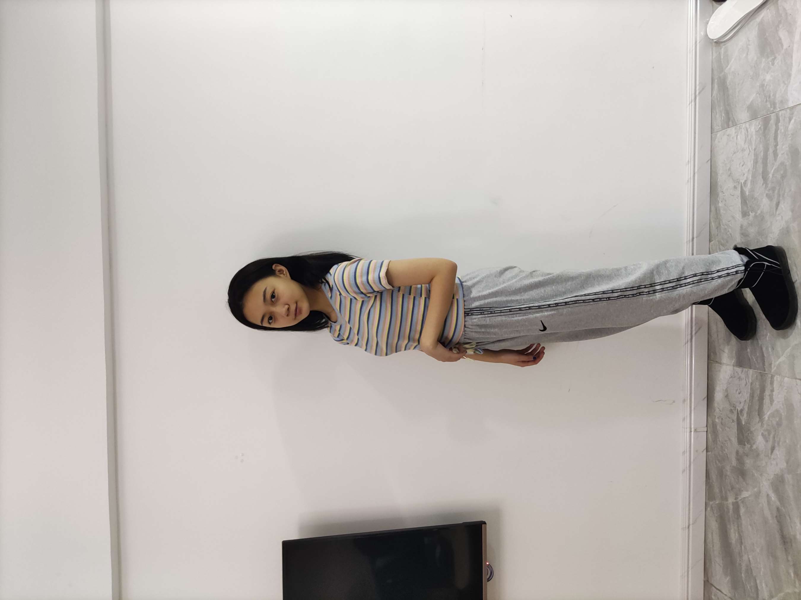 《兵兵嫩足》作品图