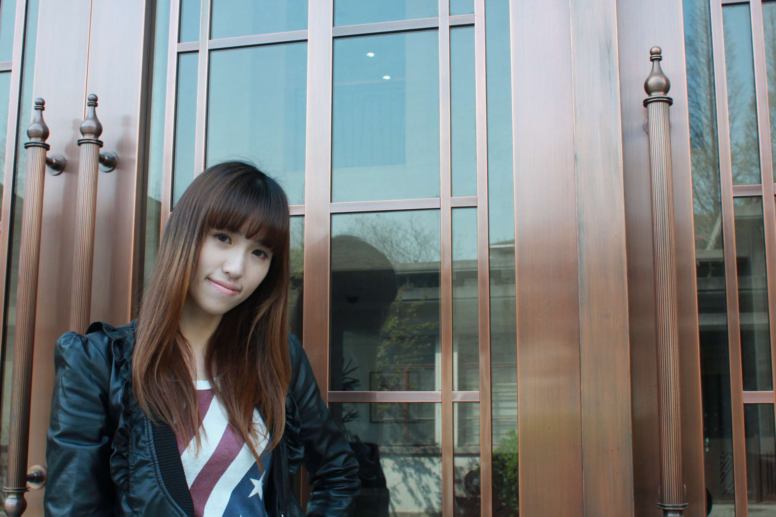 《大二女生周沈洁白皙纤秀的脚掌！》作品图