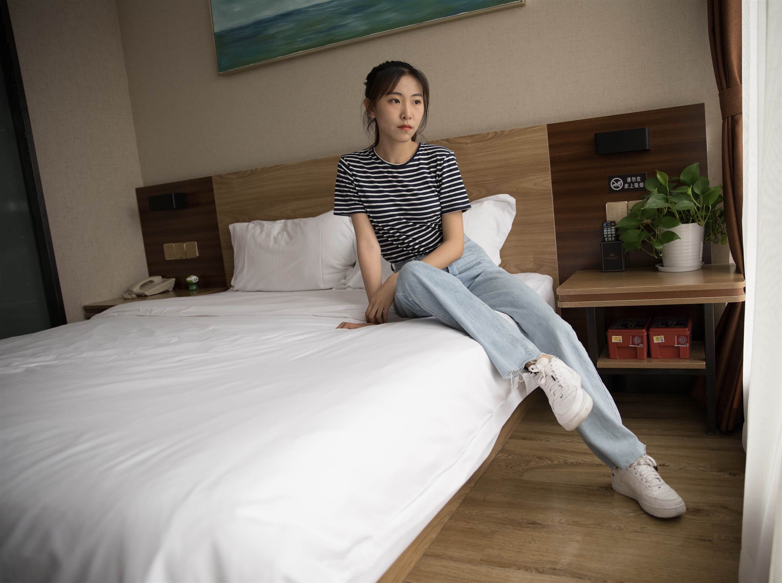 《床上的棉袜脚+视频1个》作品图