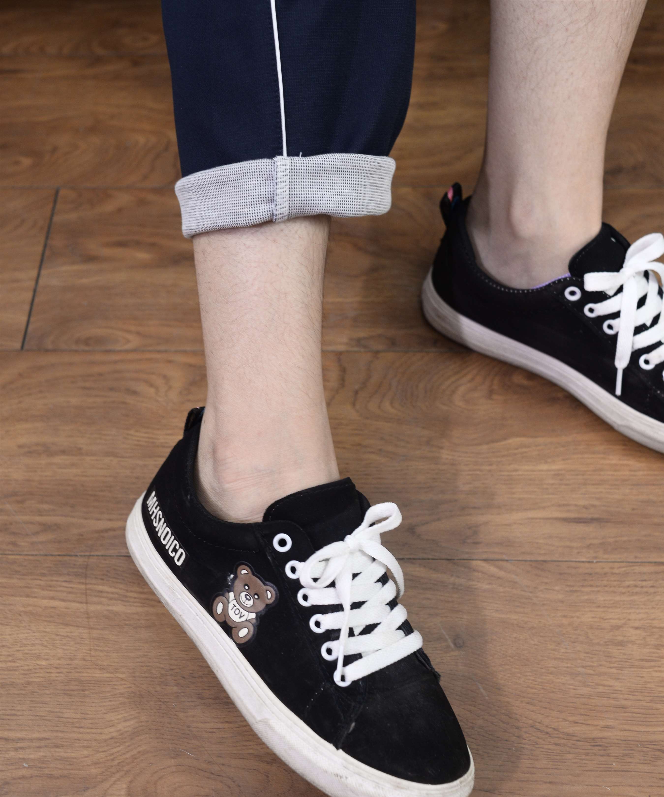 《龙猫抱枕の条纹棉袜脚》作品图