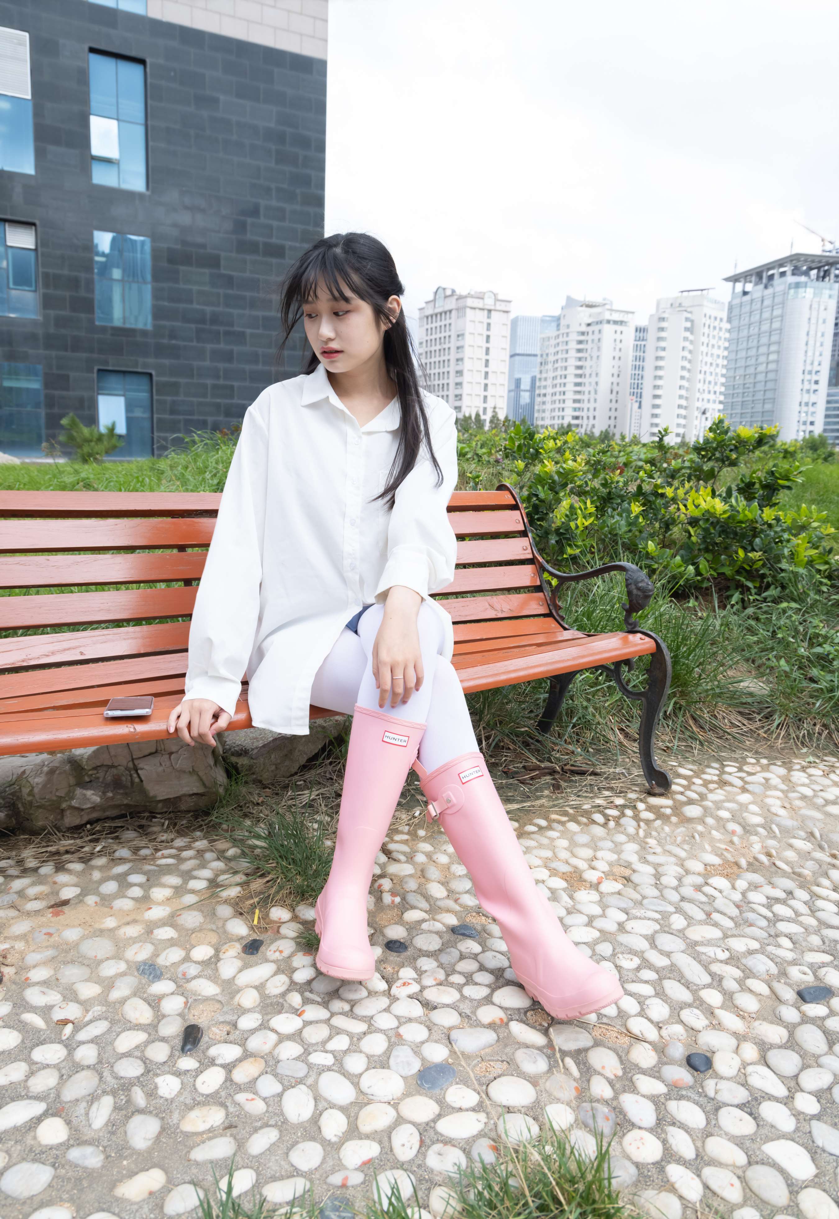 《小敏雨靴の白丝袜》作品图