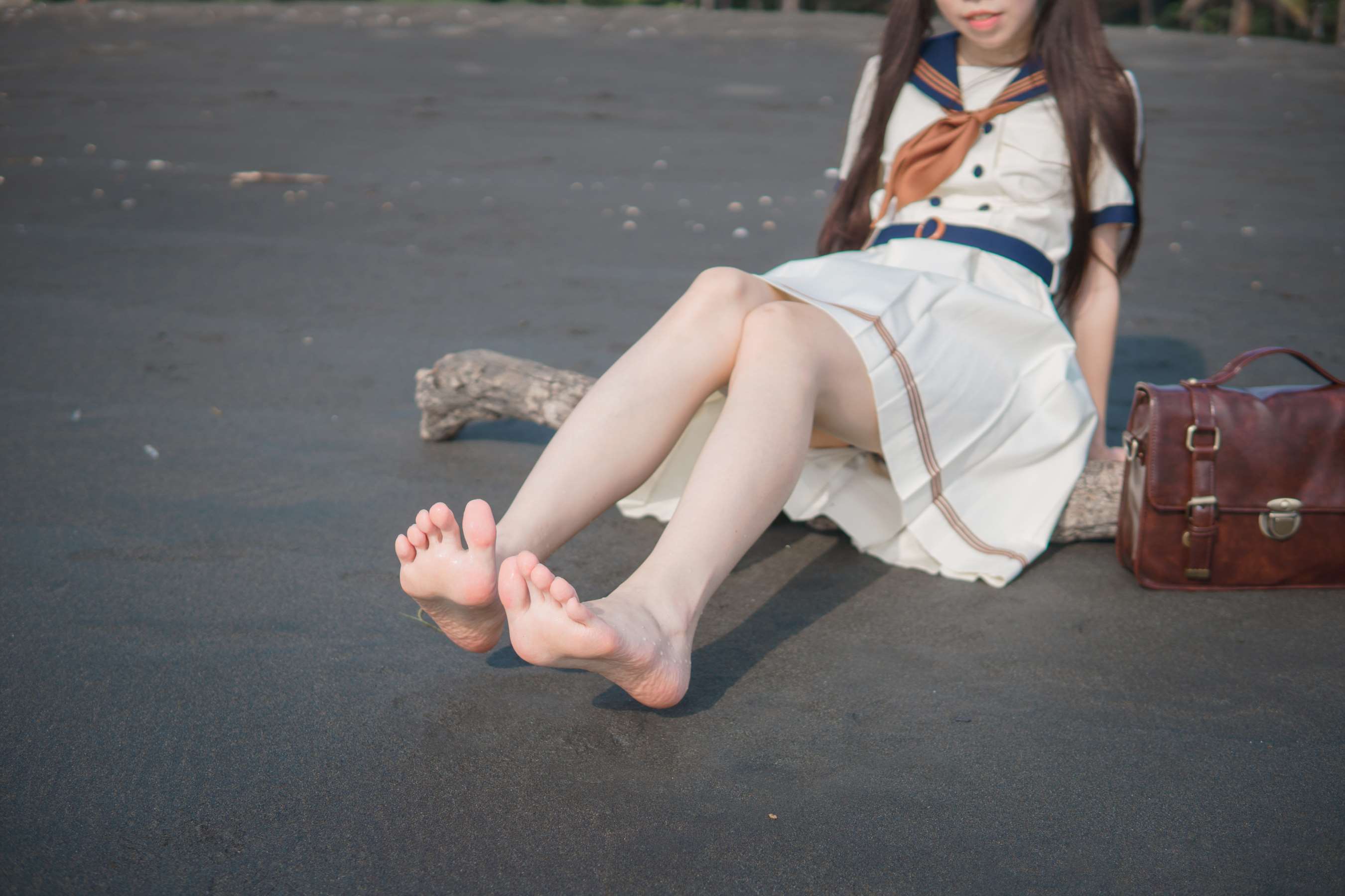 《JK盛夏服海边戏水》作品图