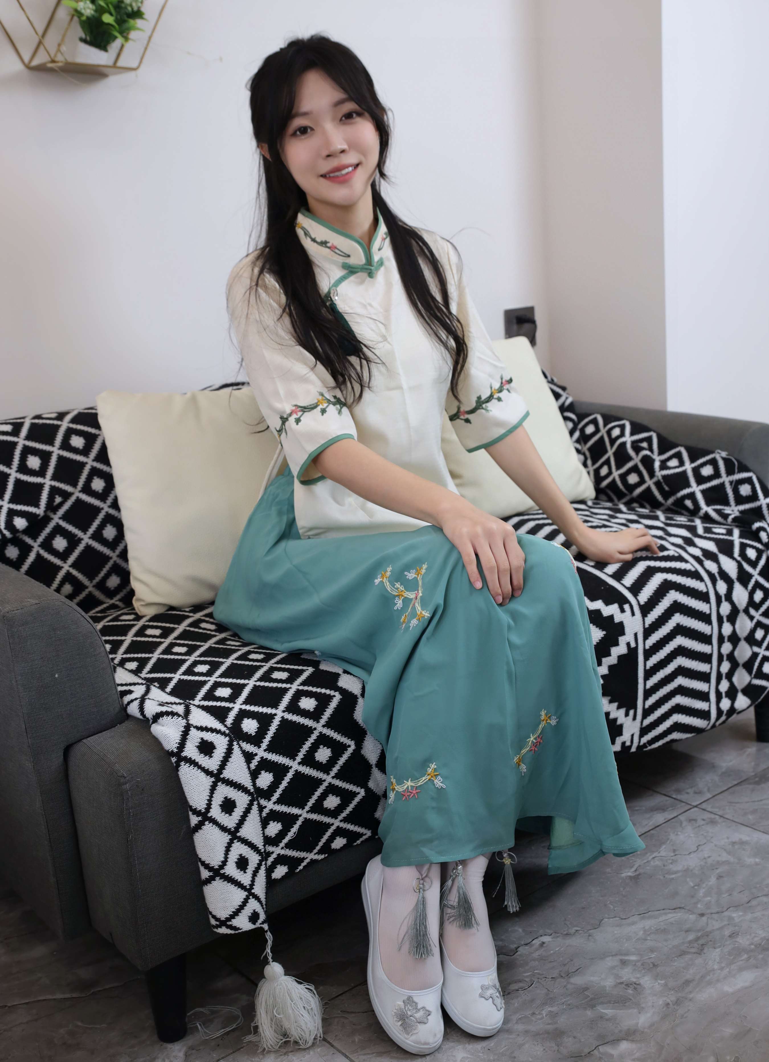 《yuuu 汉服套装 白色短袜》作品图