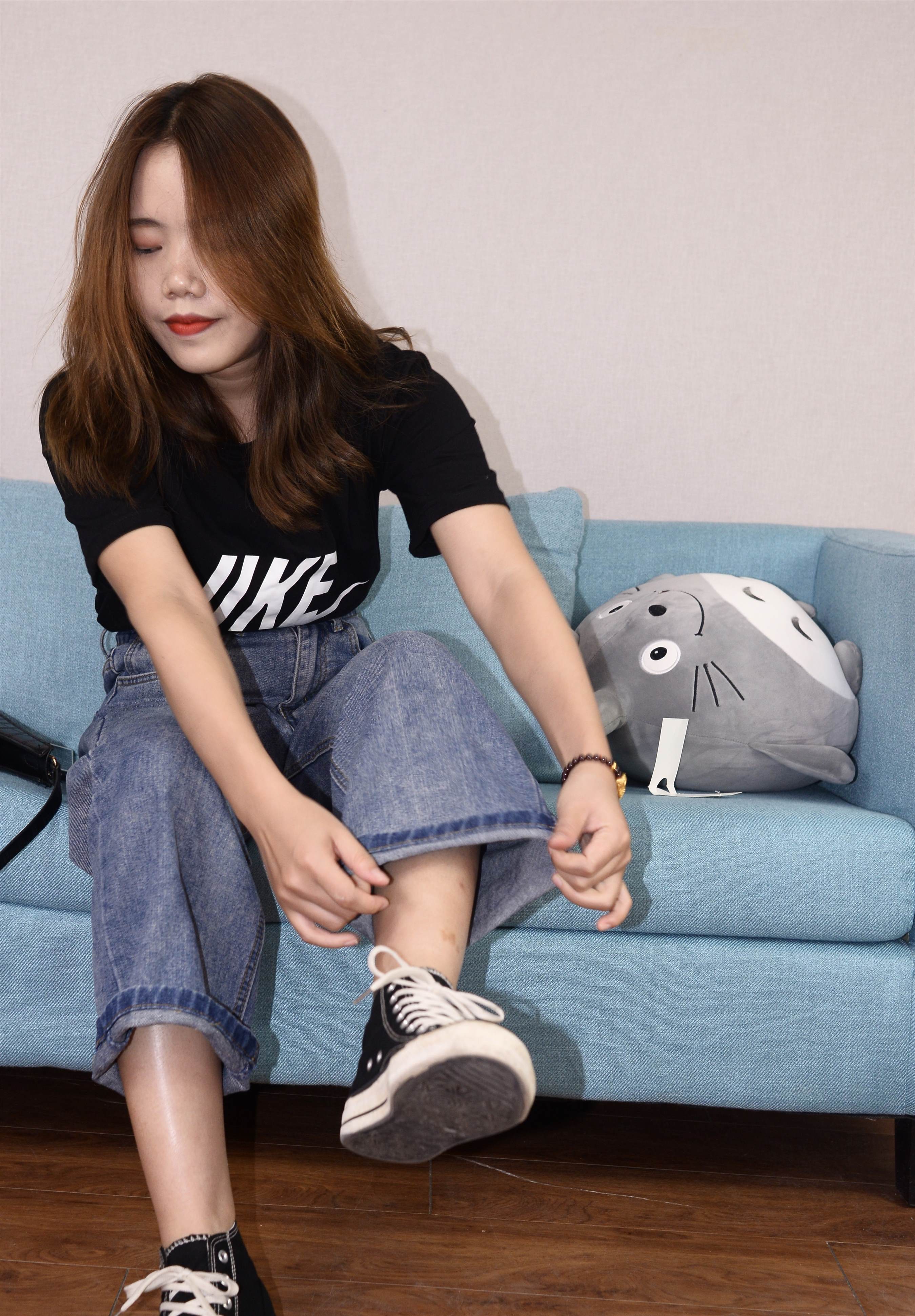 《八分牛仔の高帮棉袜脚丫》作品图