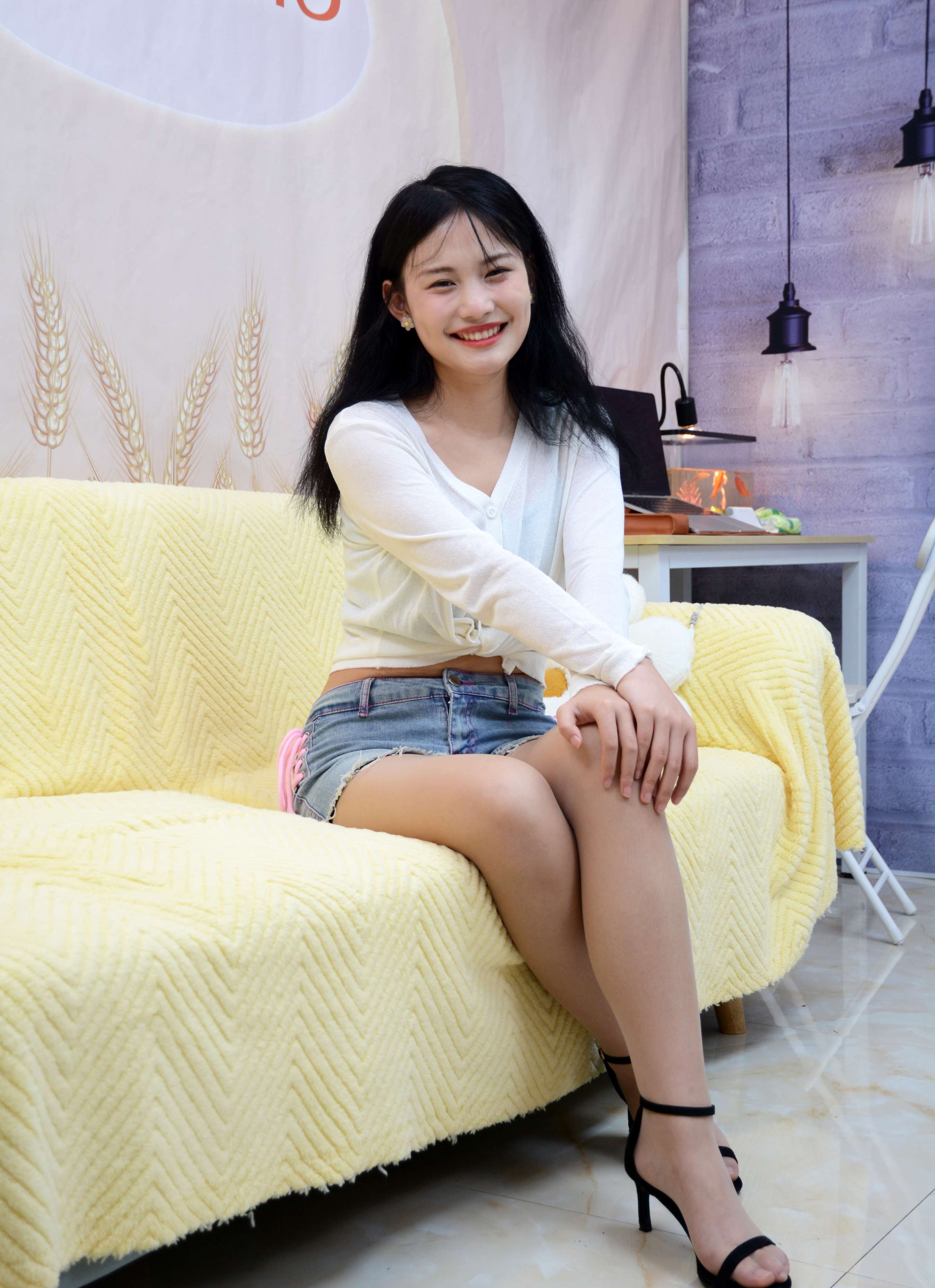 《幺幺-职业微笑》作品图