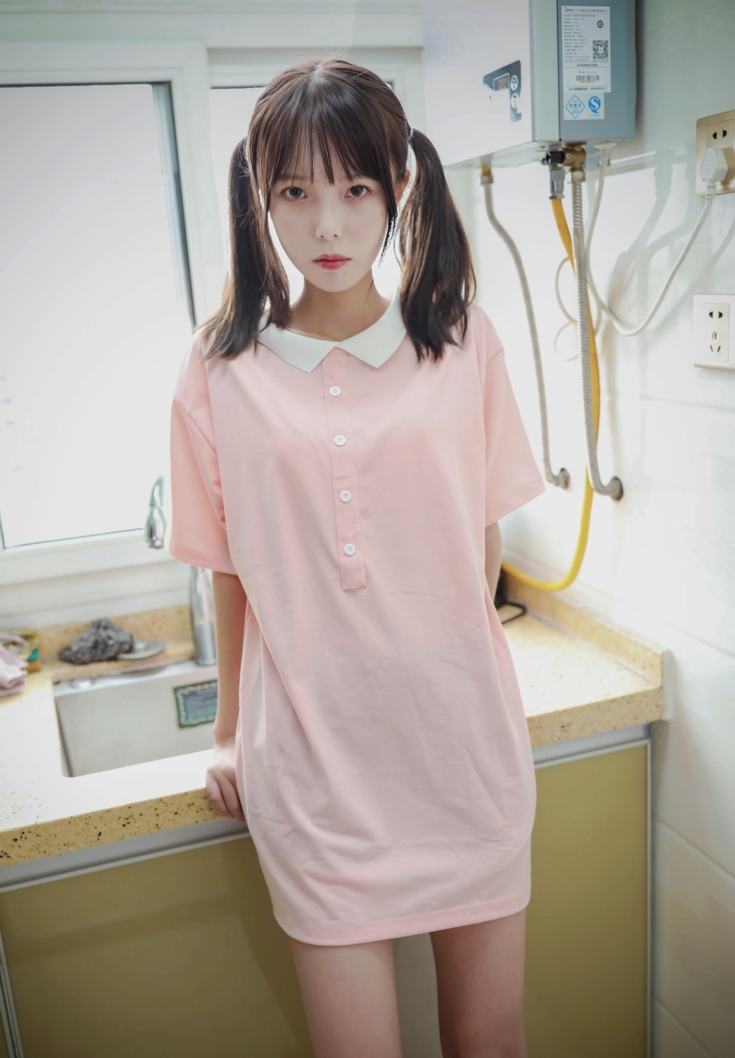 《嫩足玩酸奶》作品图