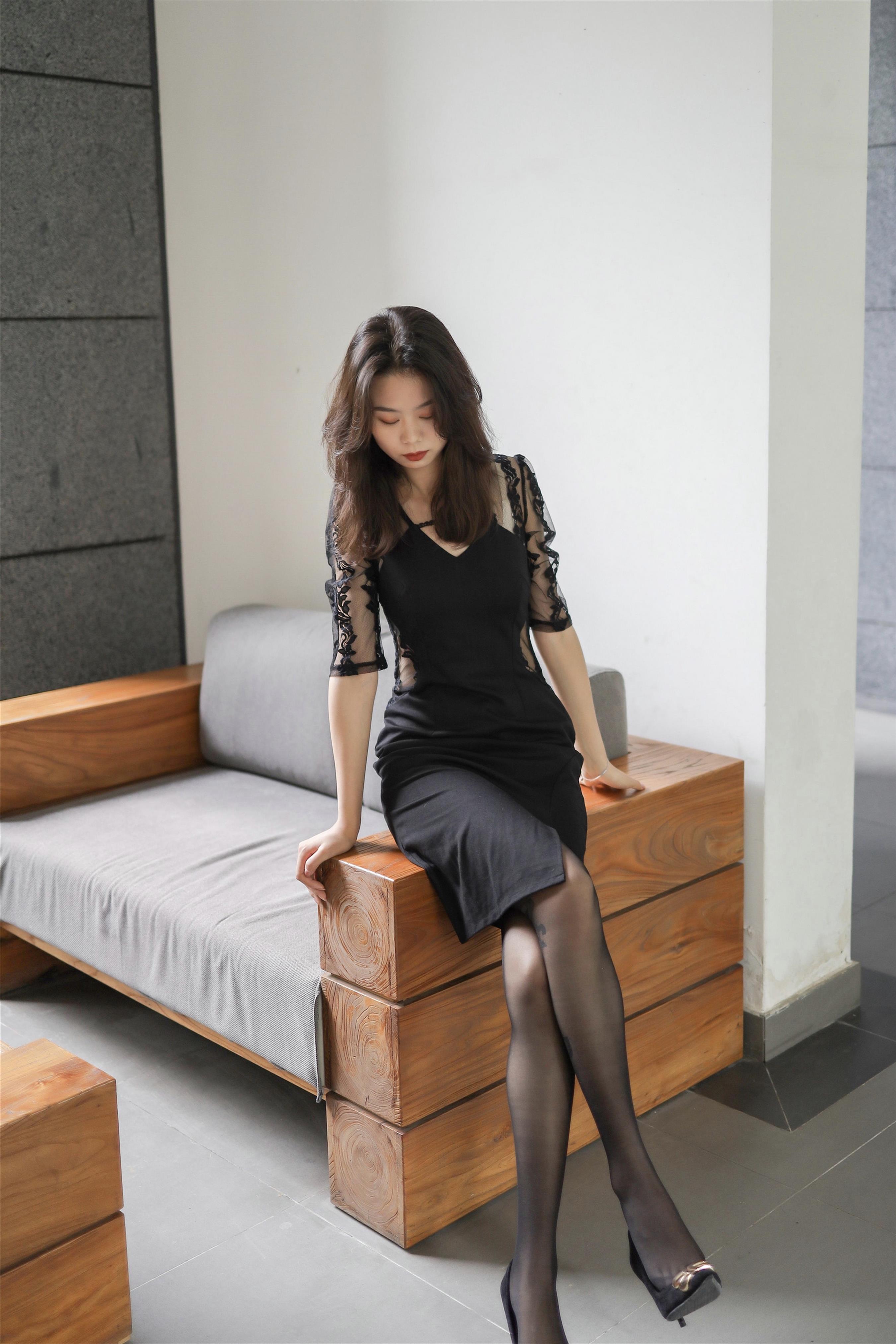 《高跟の黑丝的*惑》作品图