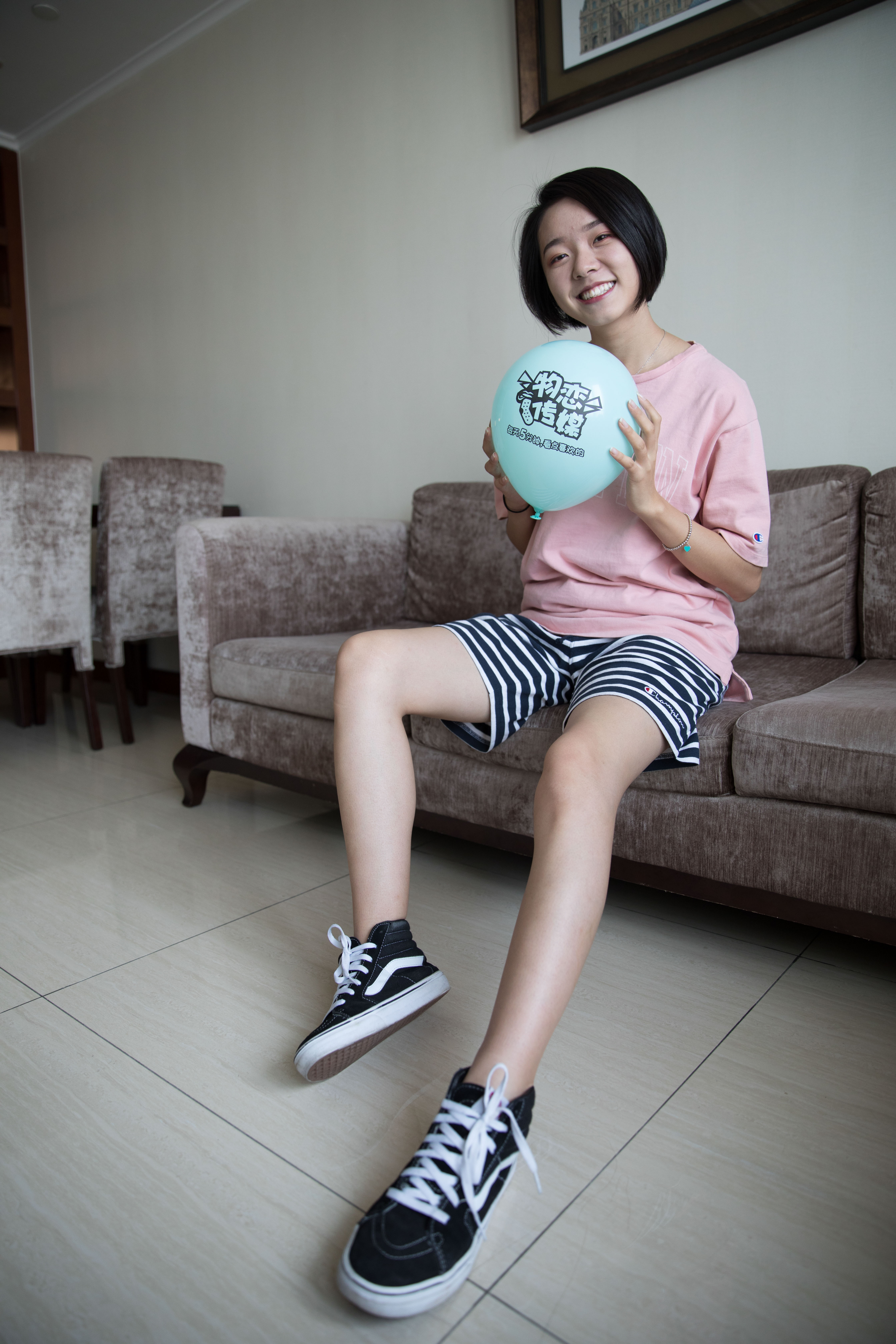 《爱笑的小女生+视频一部》作品图