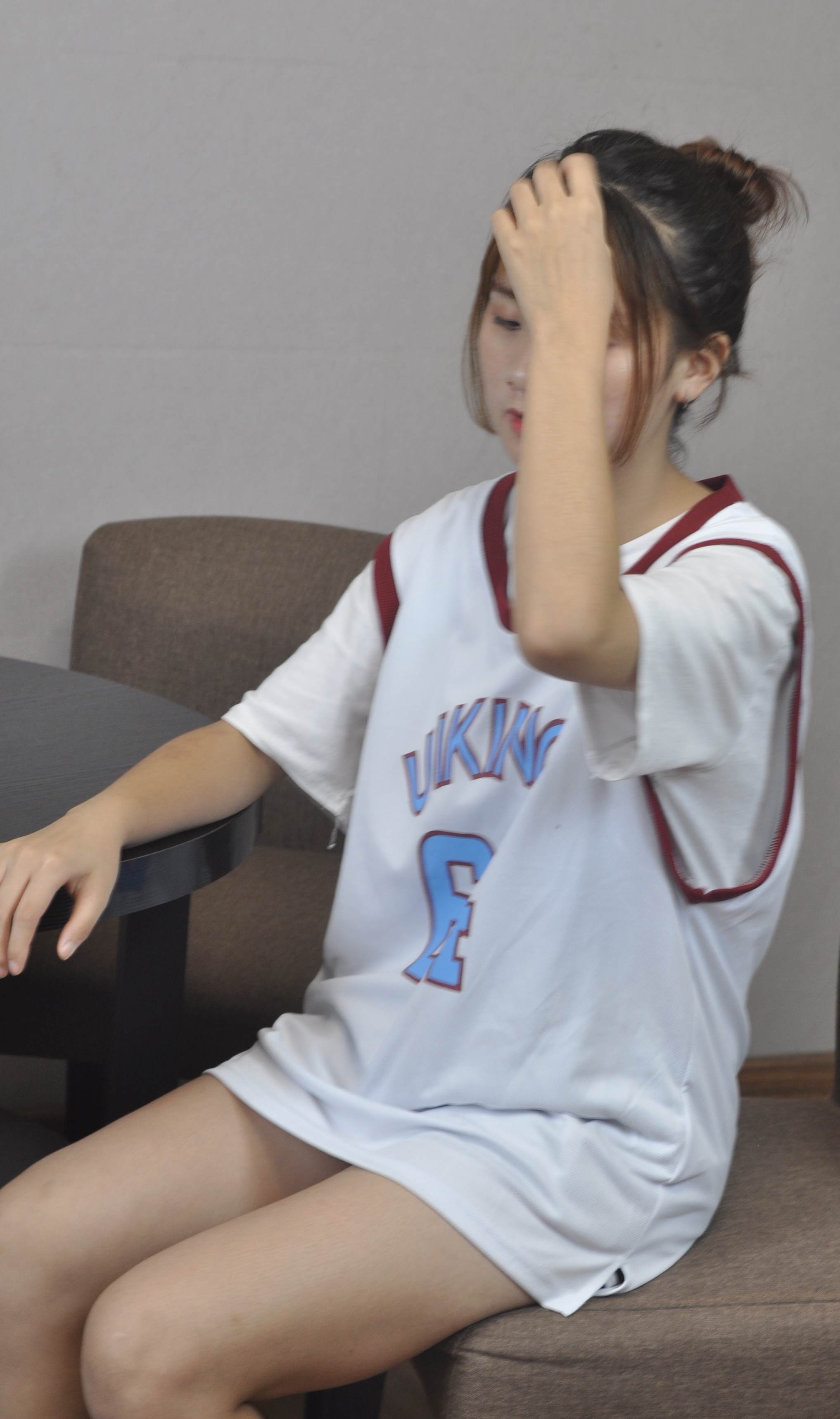 《球服板鞋棉袜脚丫》作品图