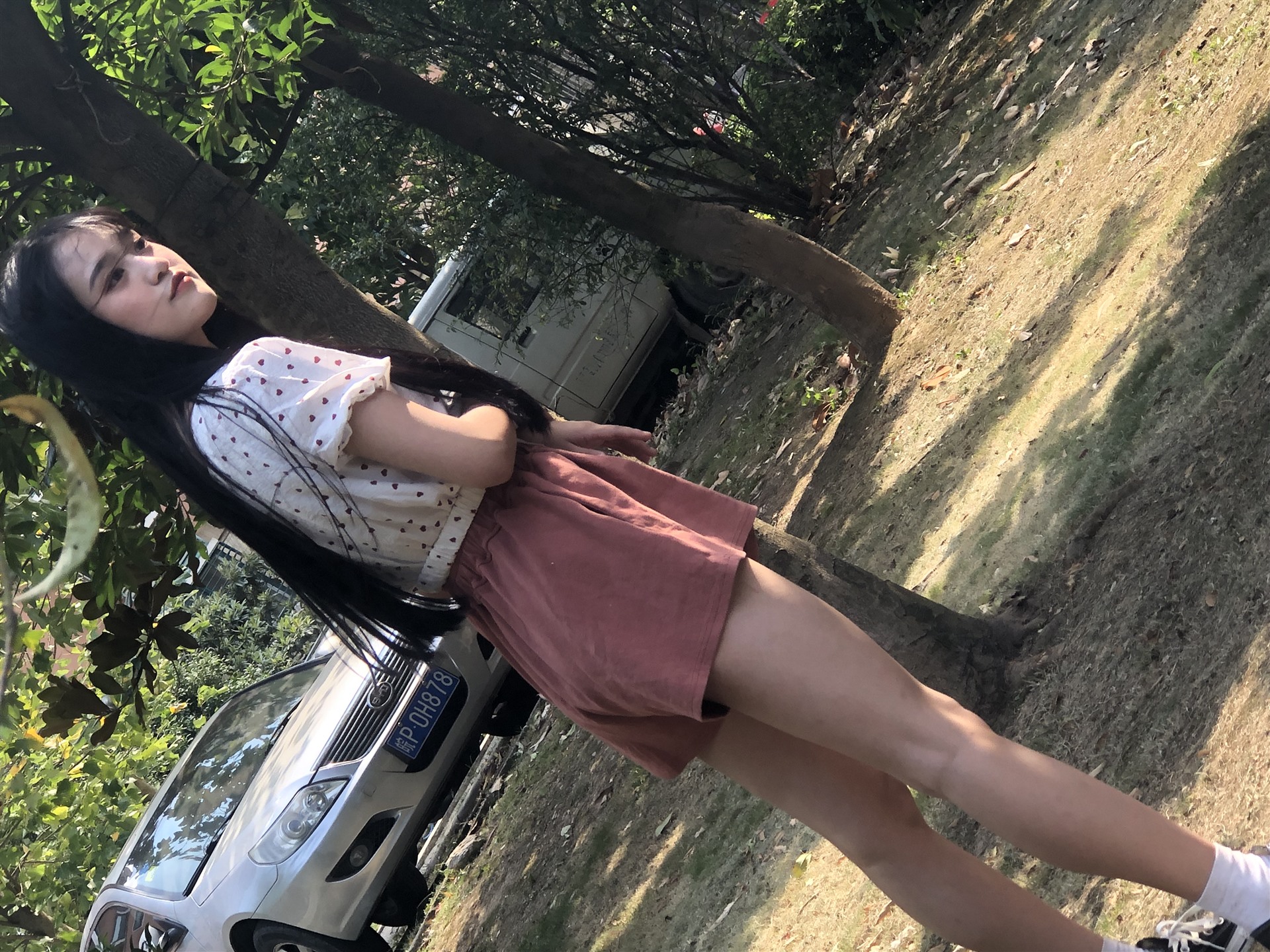 《学妹换帆布鞋过程+2个视频》作品图