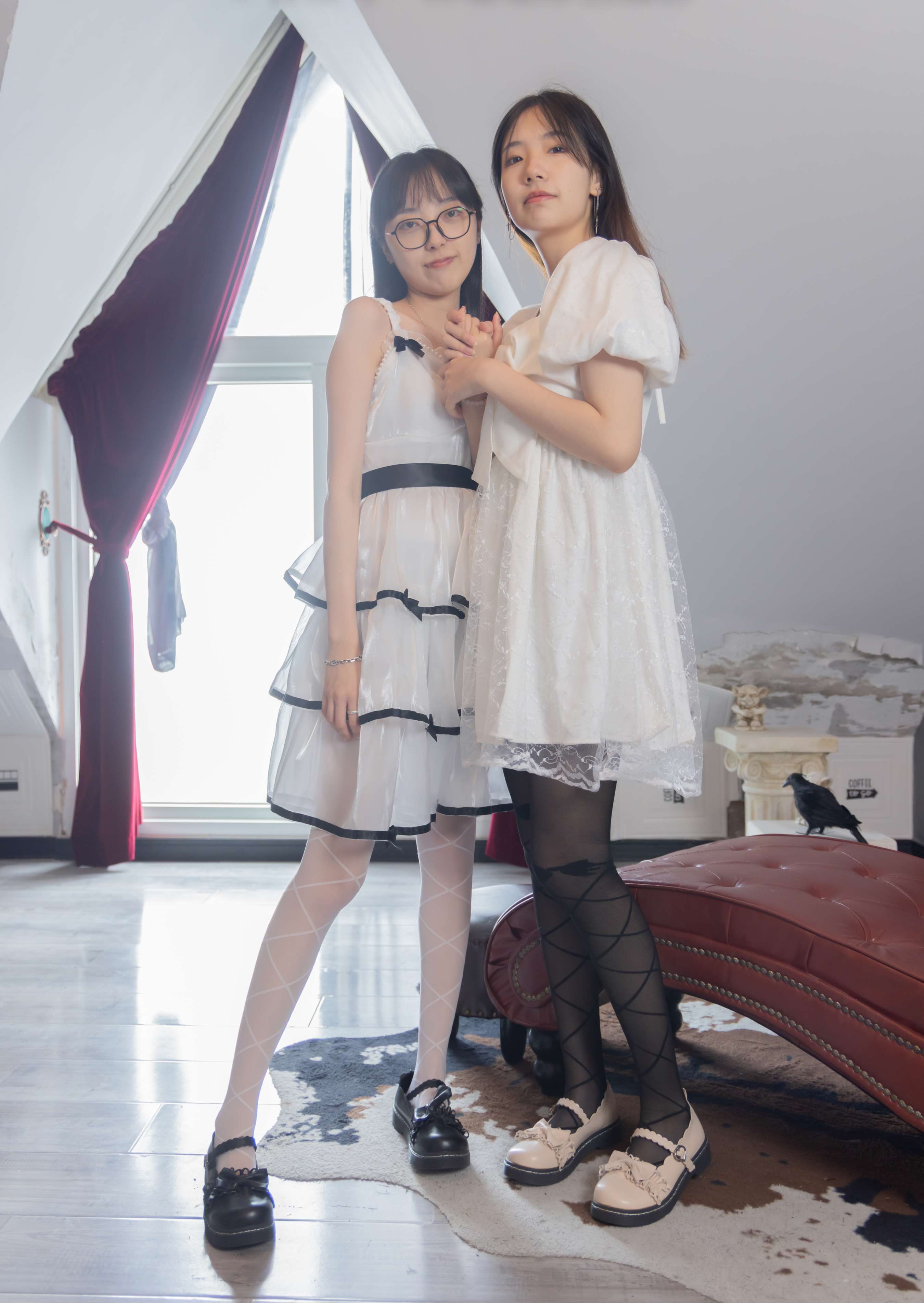 《小甜豆稚予-皮鞋の黑、白丝脚丫》作品图