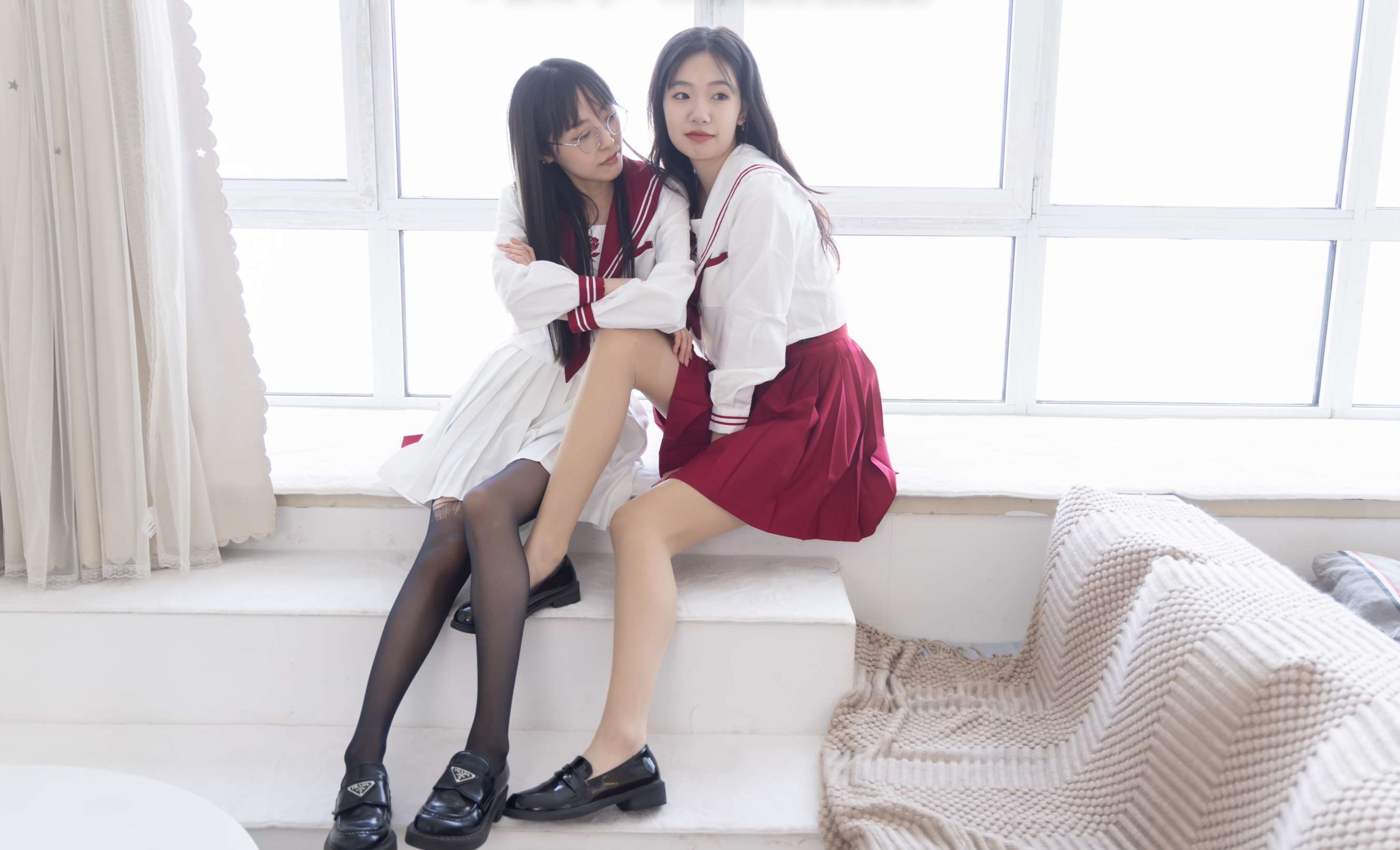 《小甜豆稚予-三双皮鞋、板鞋の丝脚丫》作品图