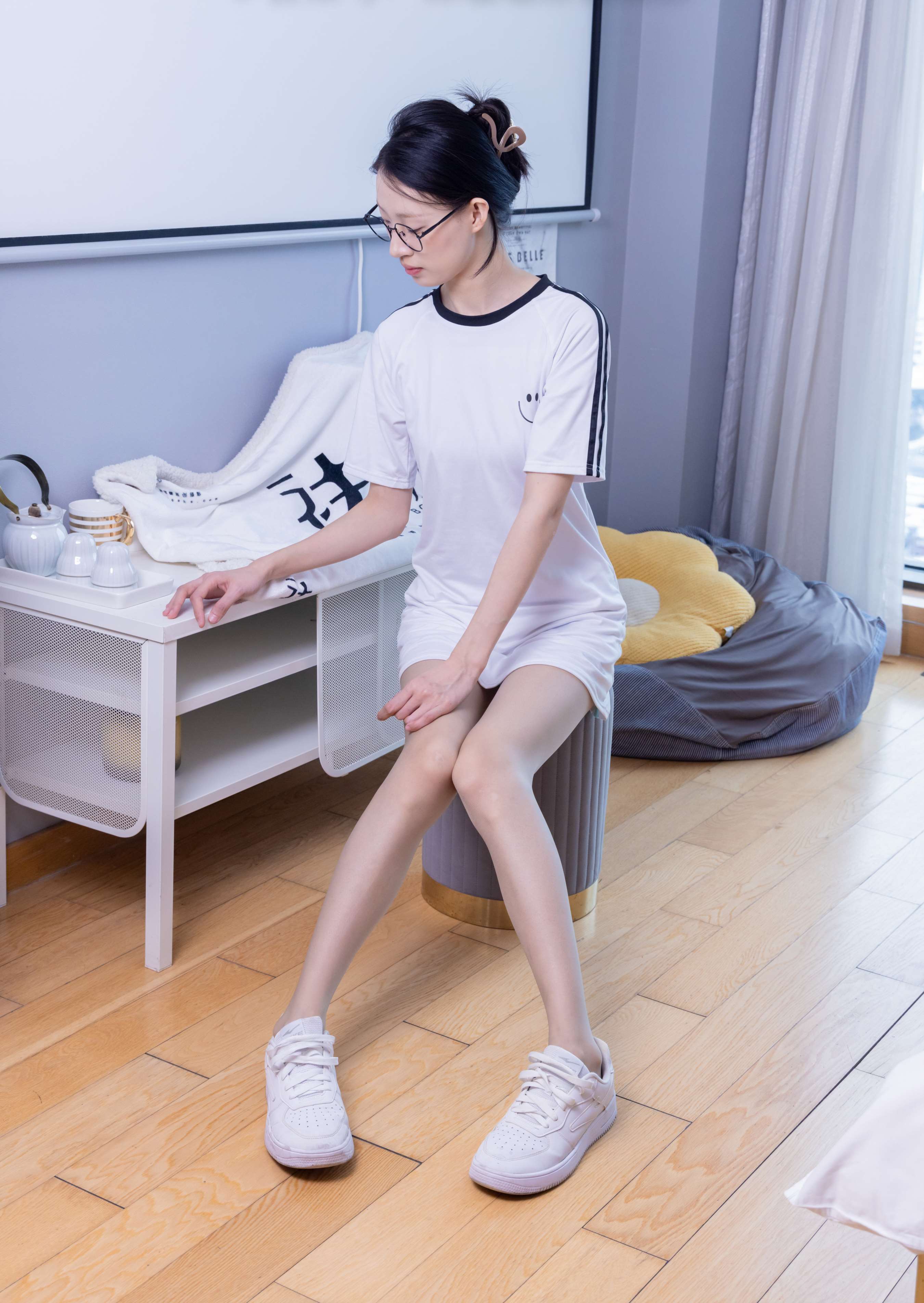 《雪糕 板鞋の灰丝》作品图