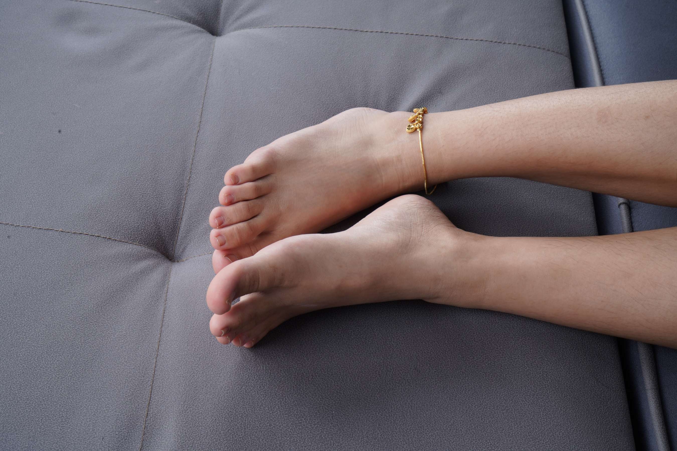 《淑尧展示嫩足》作品图