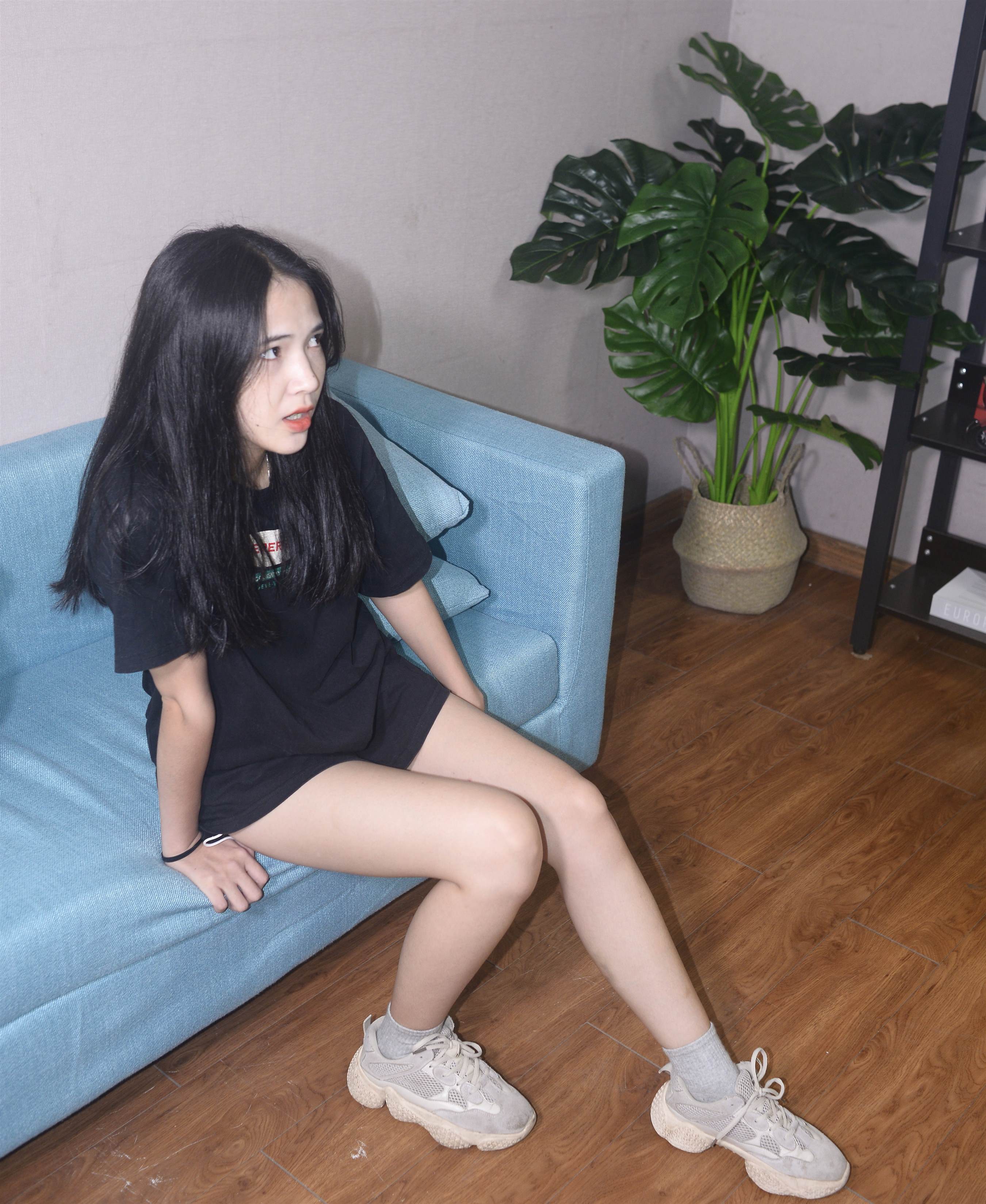 《运动鞋の棉袜脚丫》作品图