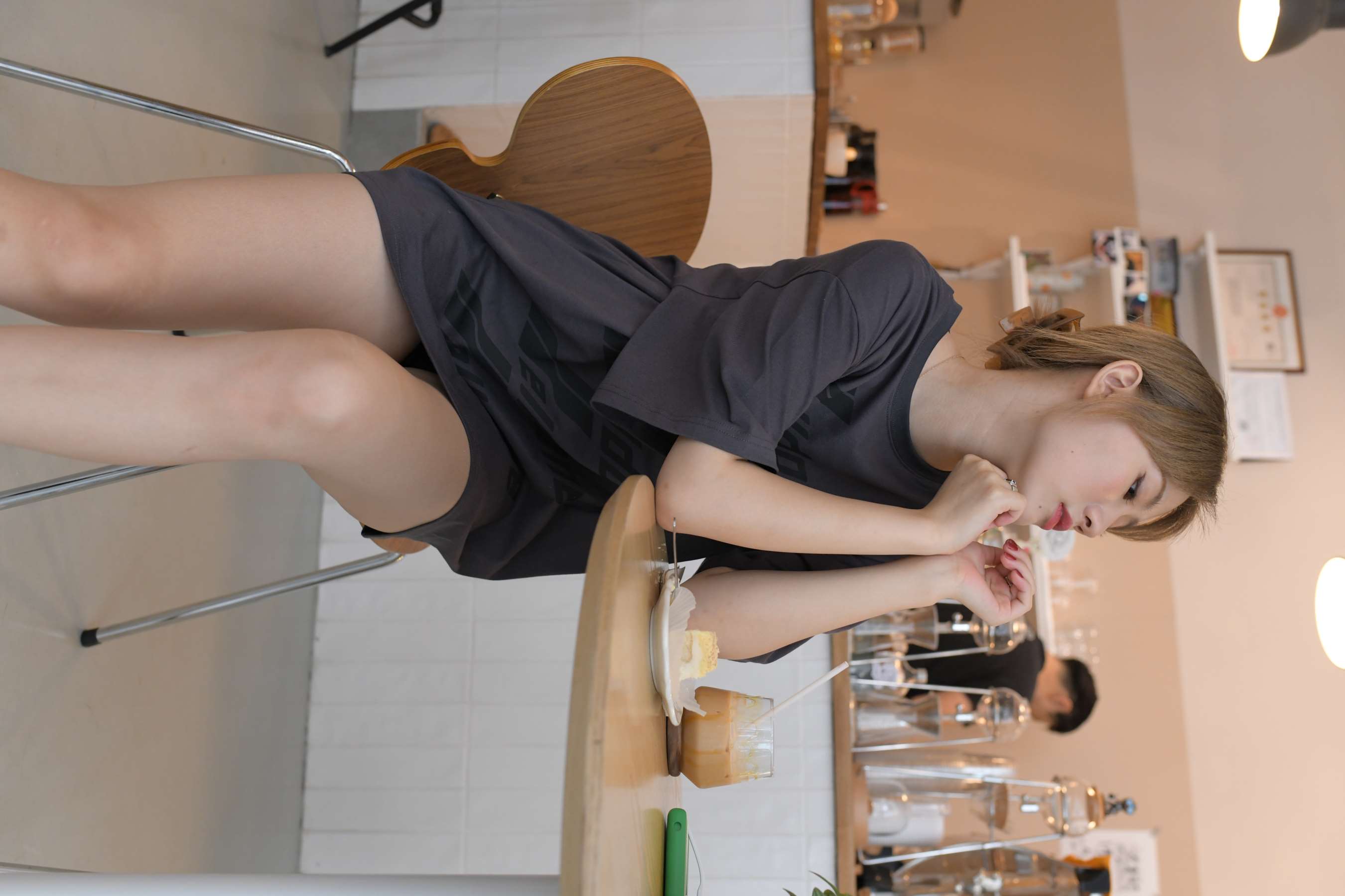 《学姐凉鞋嫩足》作品图