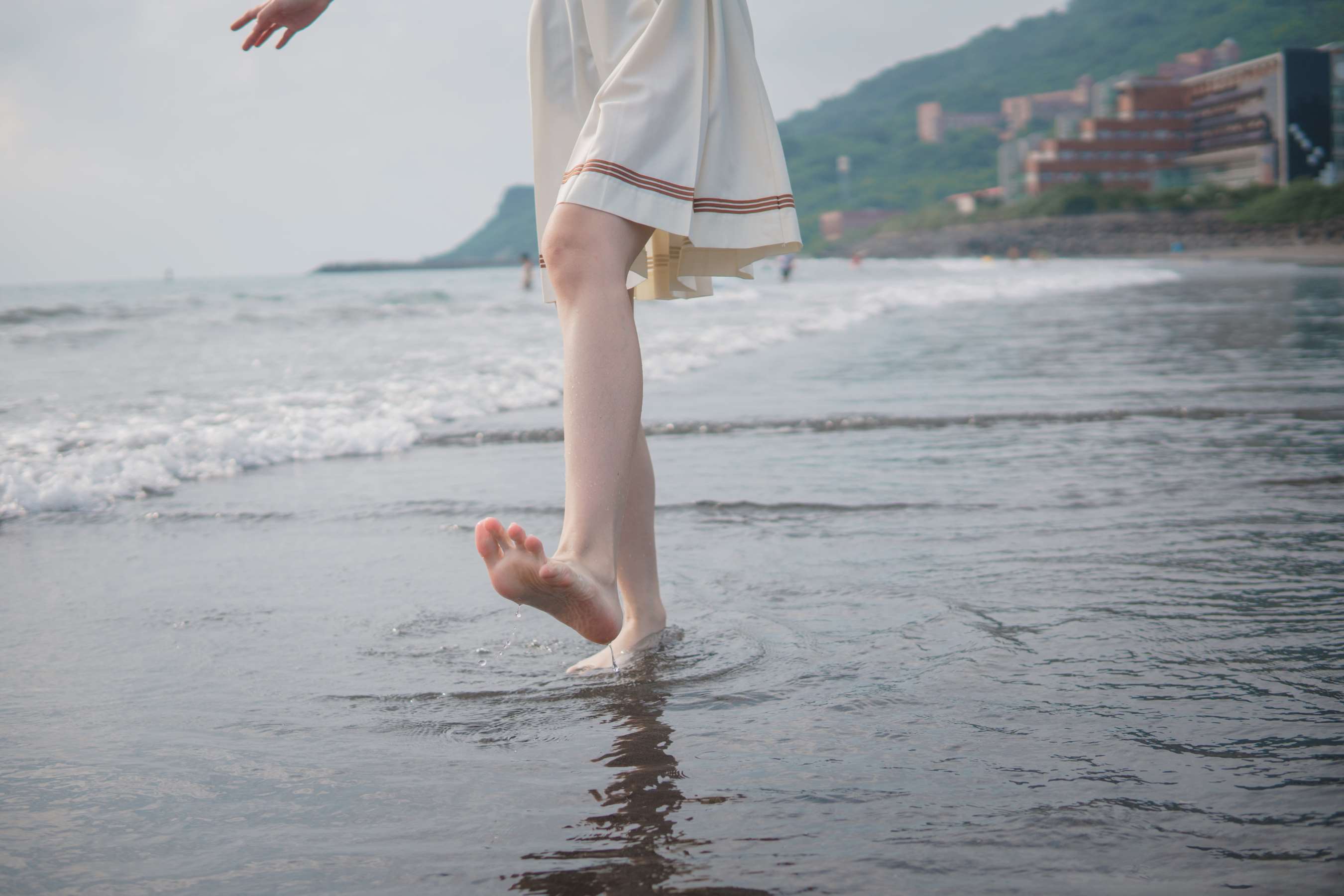 《JK盛夏服海边戏水》作品图