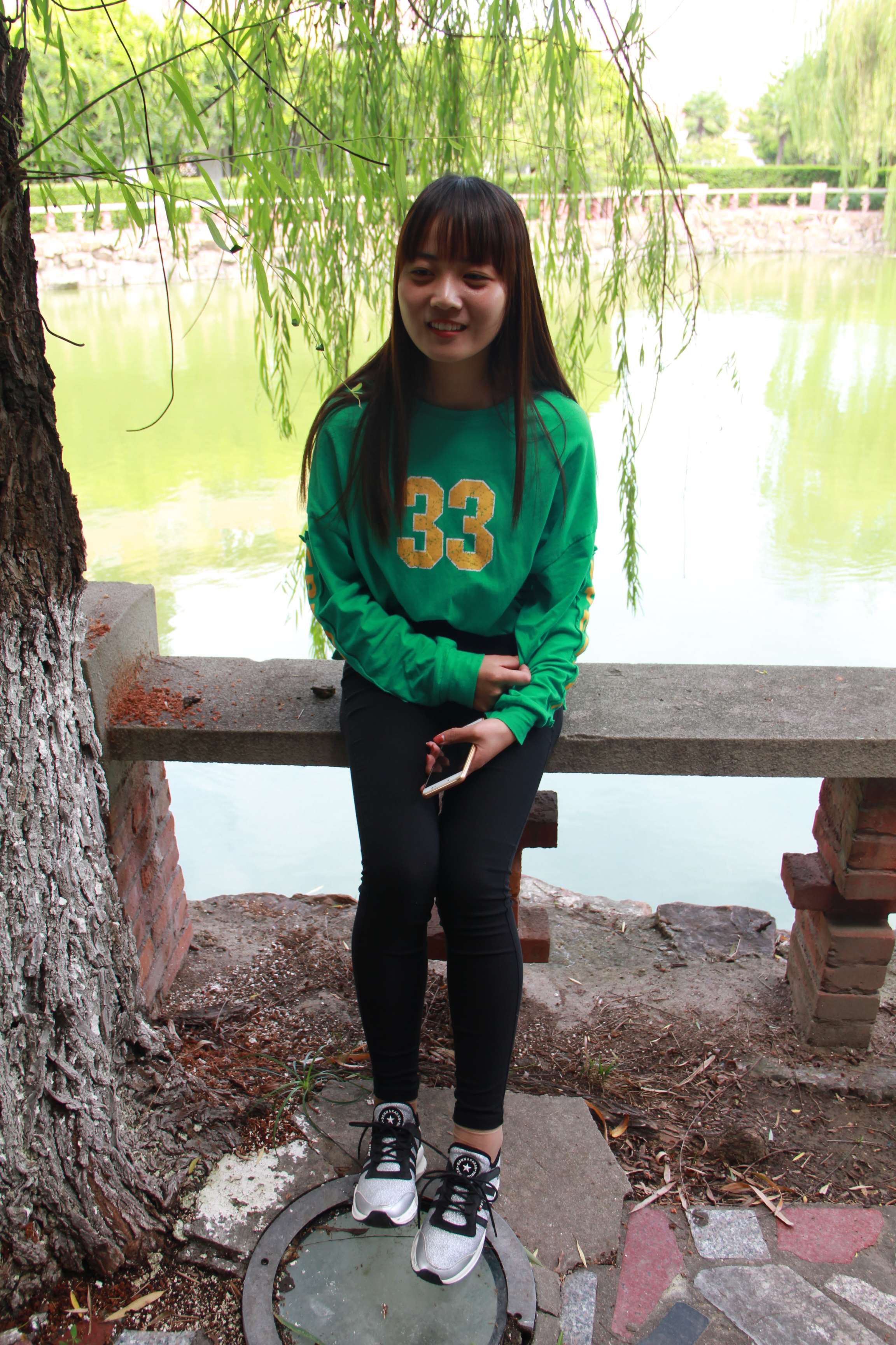 《艺术系の梅梅师妹的短肉丝》作品图