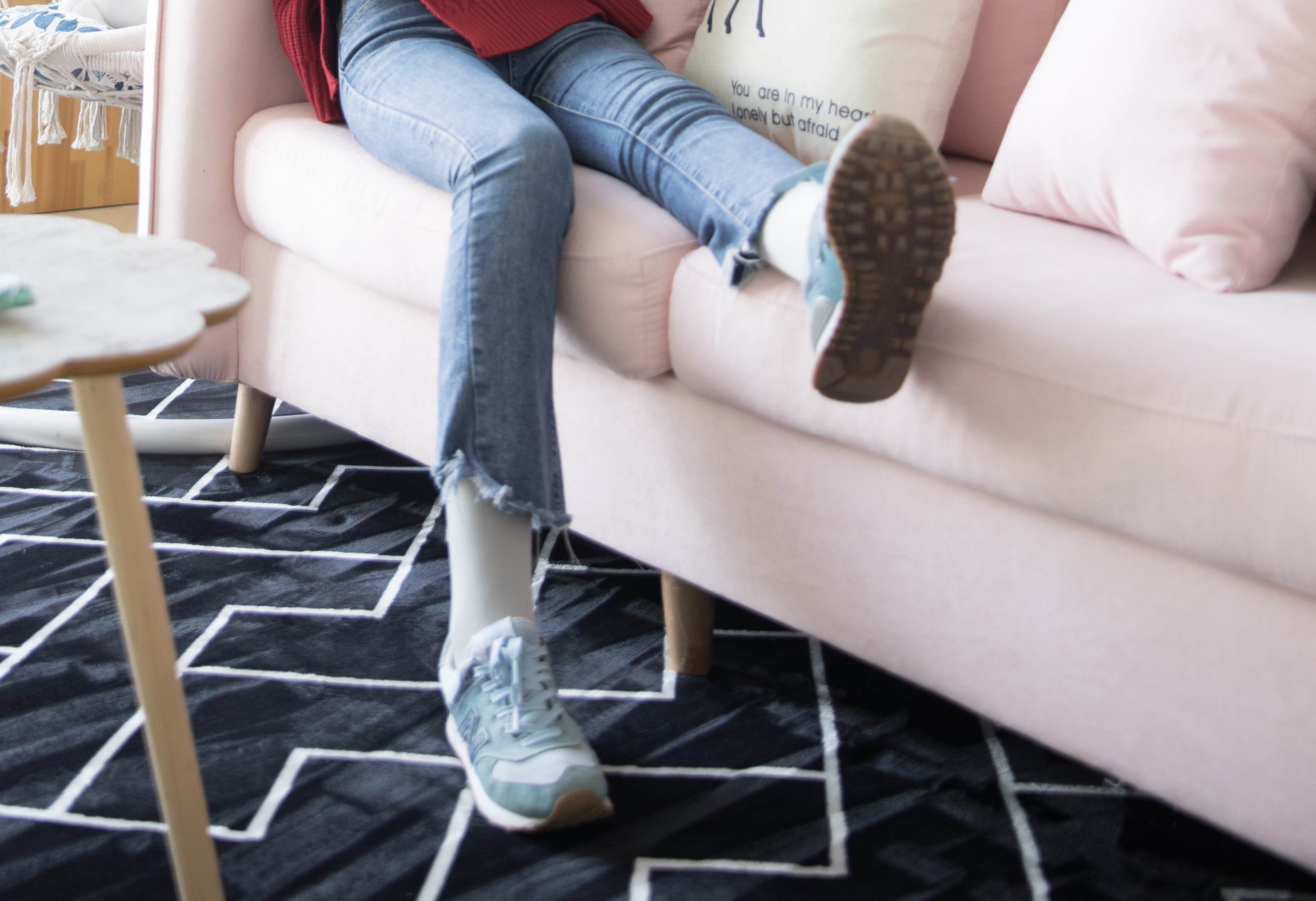 《新百伦の棉袜脚丫+【视频3个网盘下载】》作品图