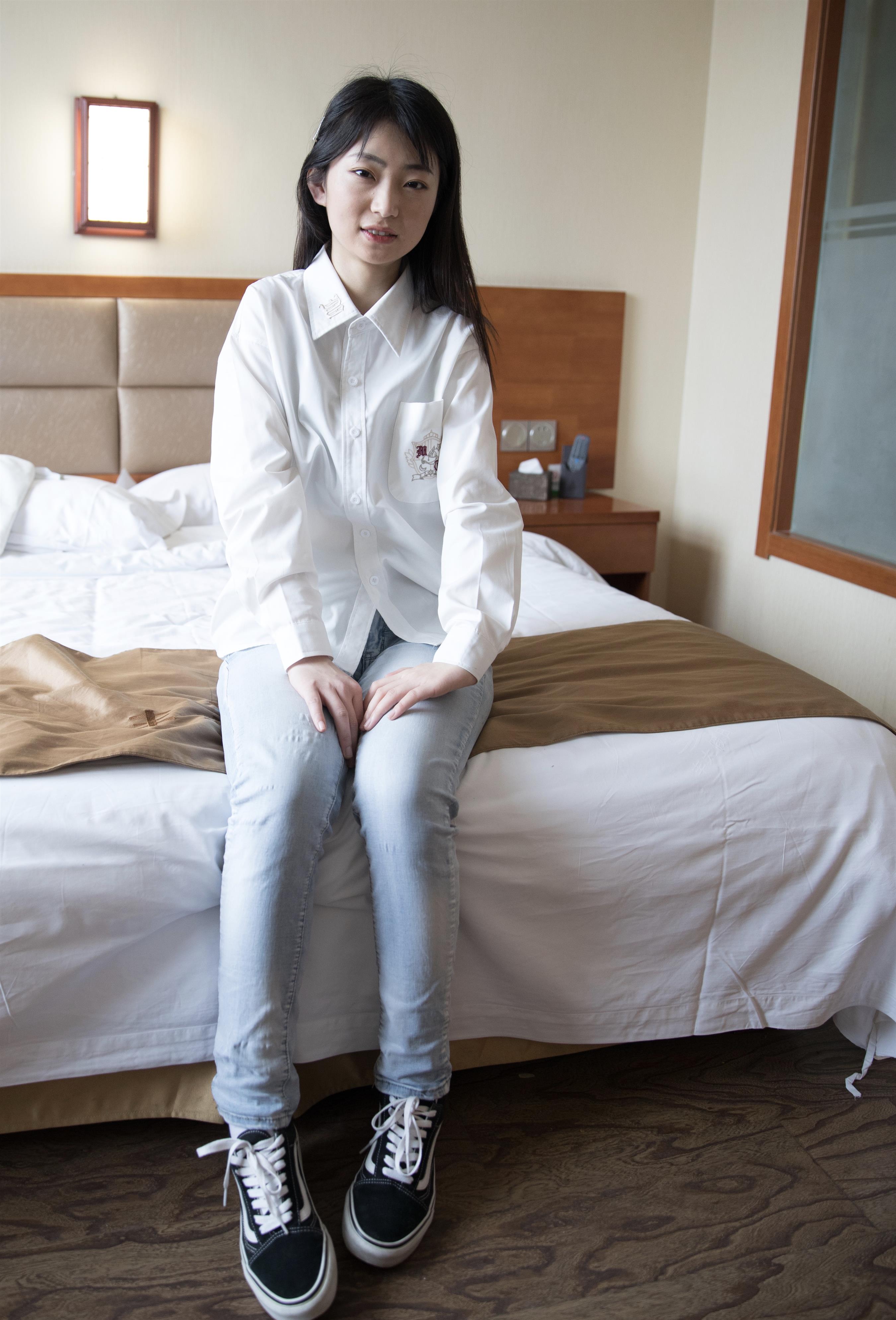 《牛仔裤の帆布鞋棉袜脚丫+视频1个》作品图