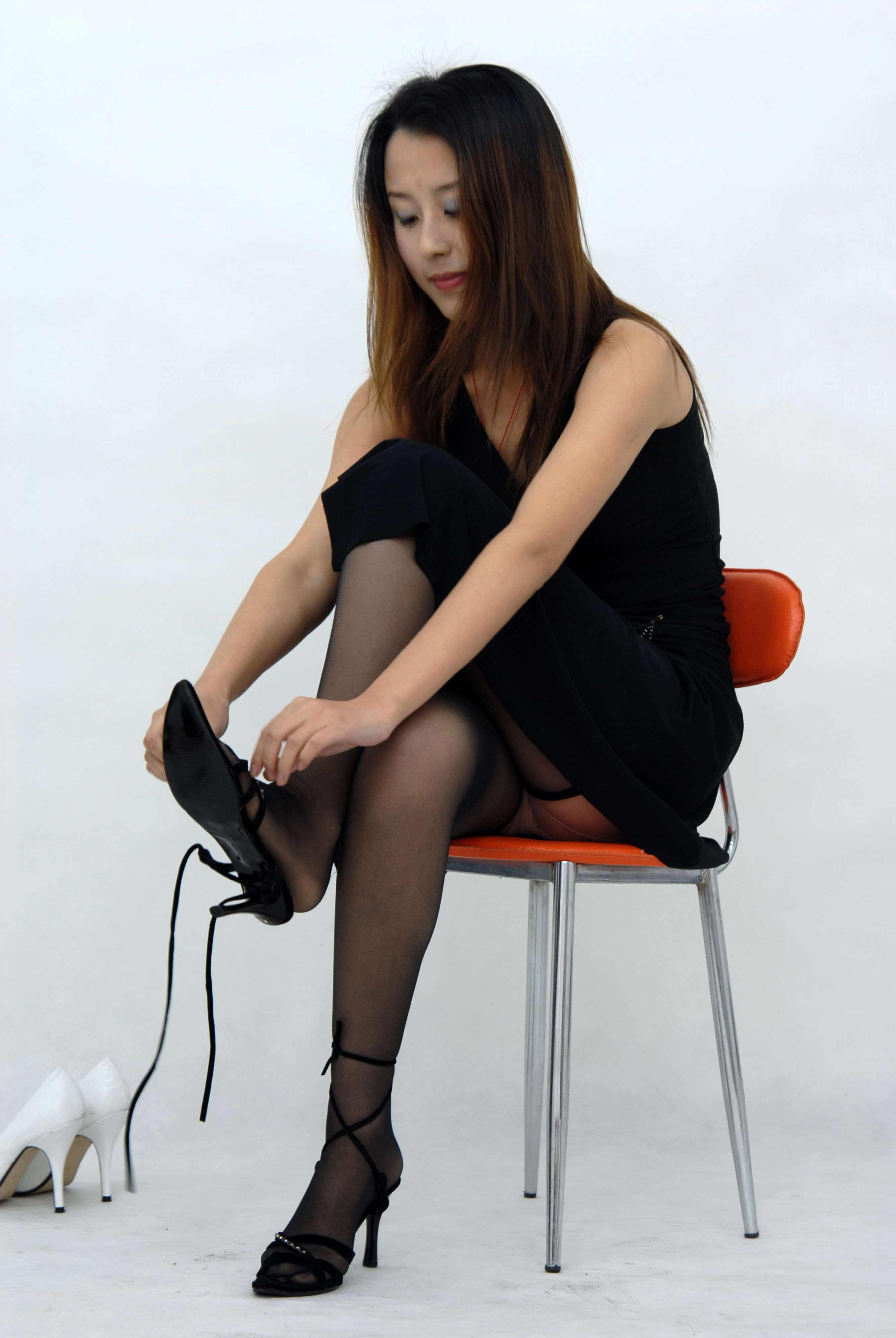 《薇薇脱丝展嫩足》作品图