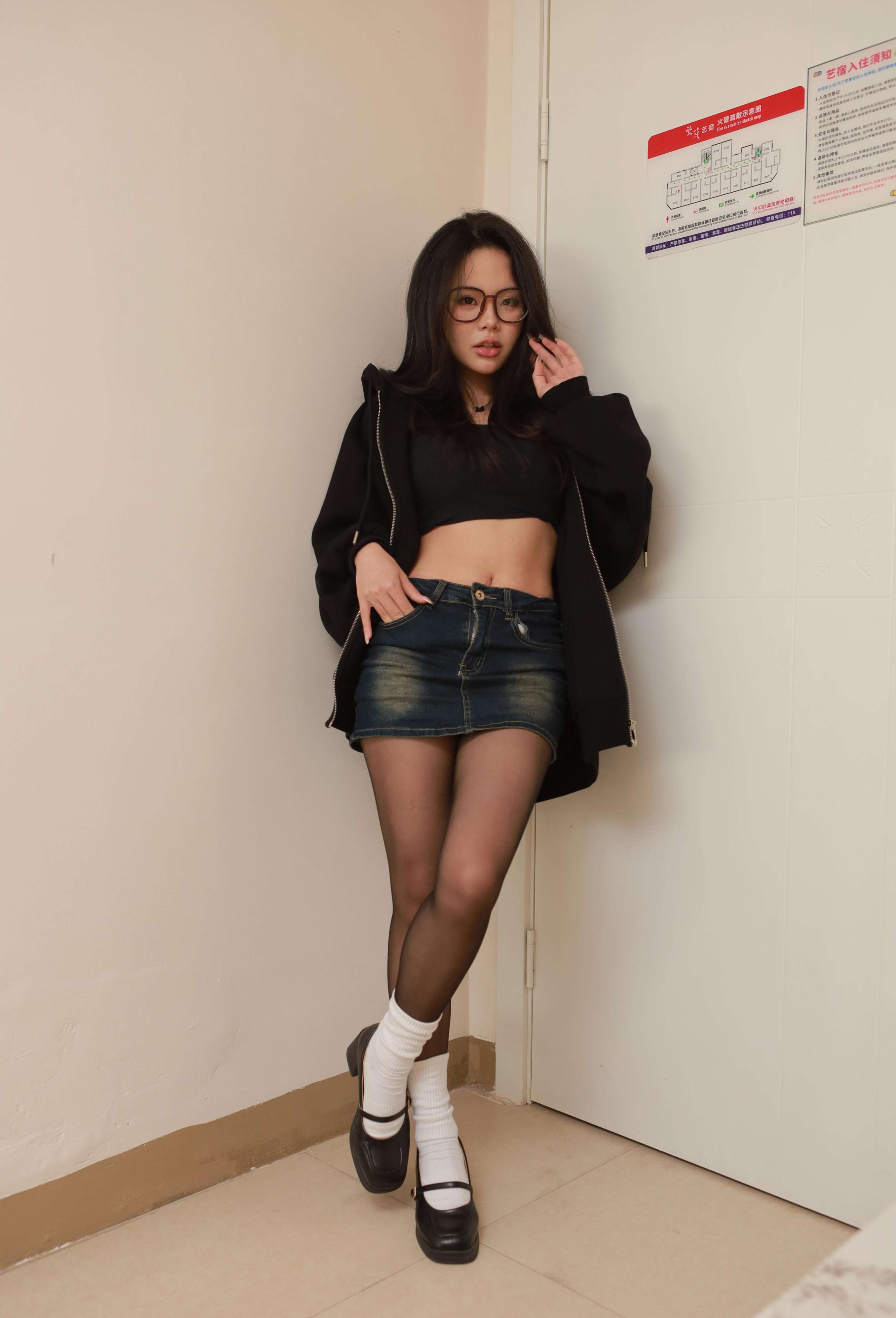 《兔兔 黑丝沙发》作品图