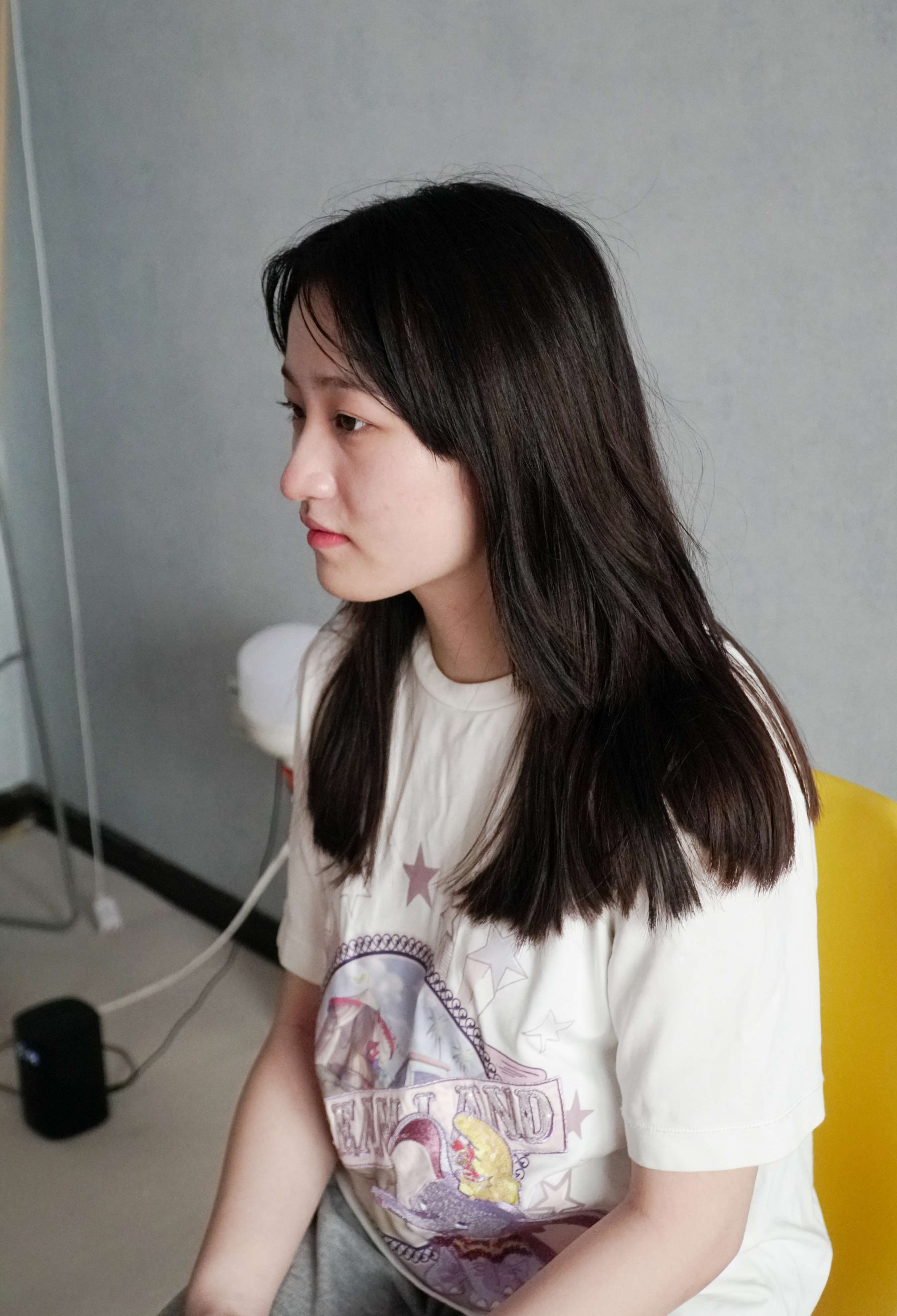 《学妹棉袜の裸足》作品图