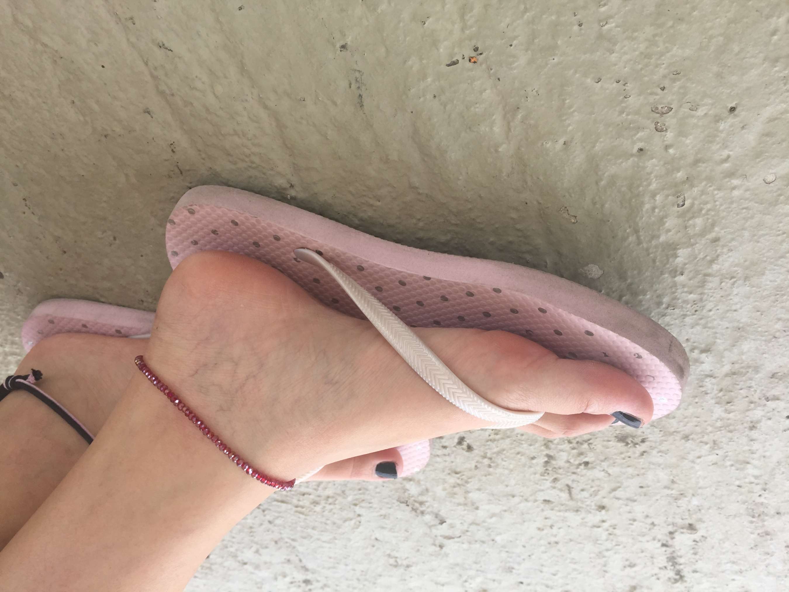 《19岁璇璇的美腿脚丫不露脸》作品图