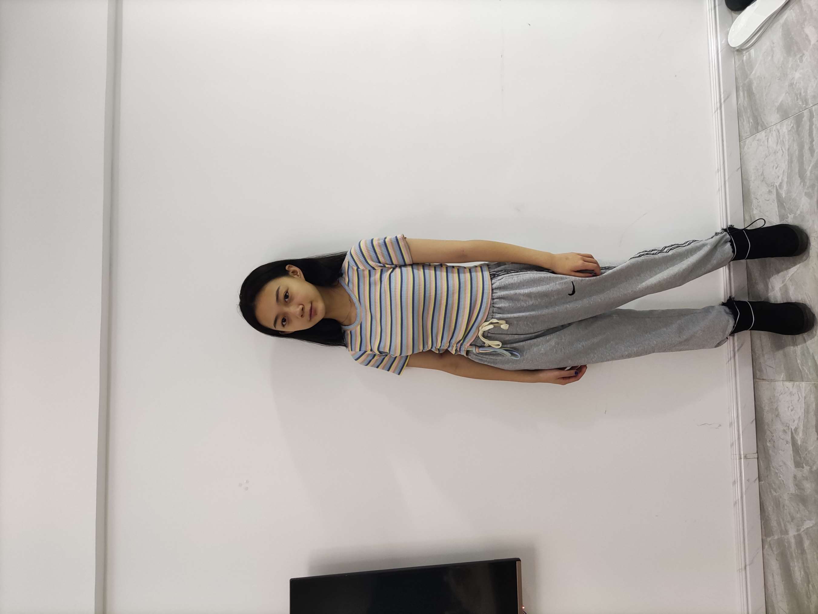 《兵兵嫩足》作品图