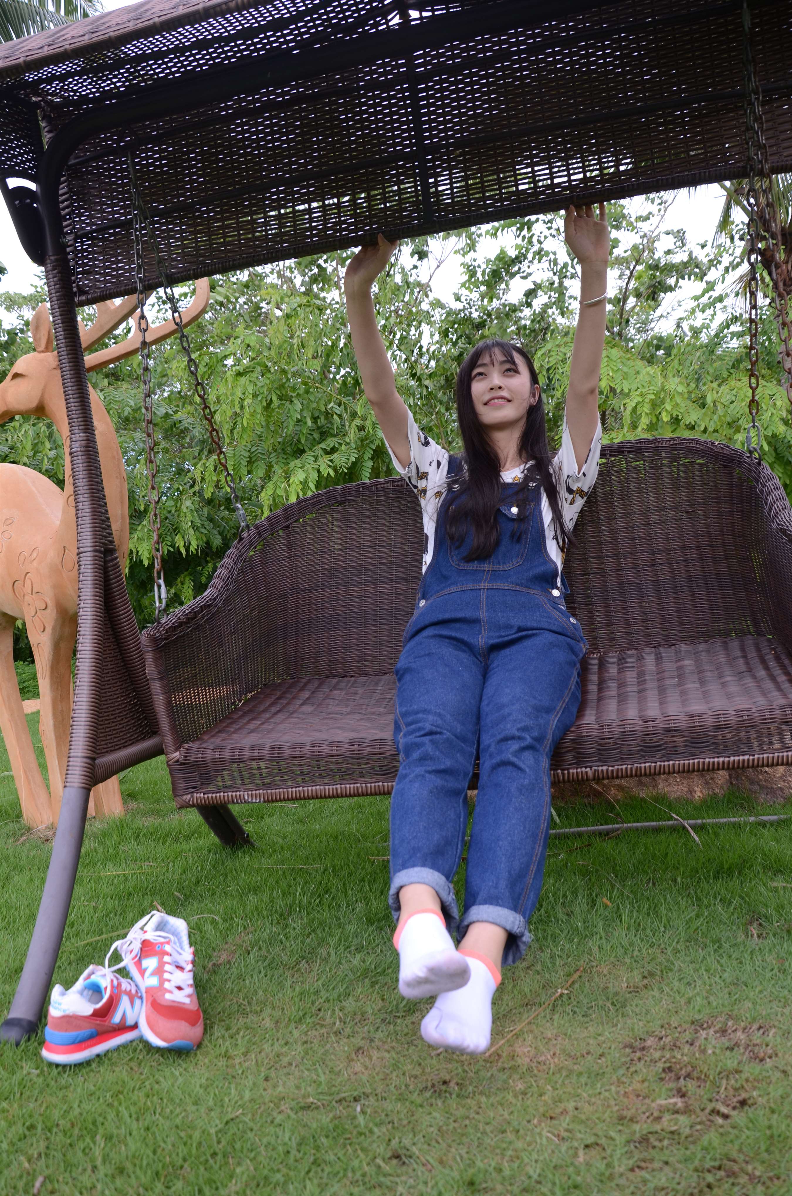 《牛仔の白棉袜脚》作品图