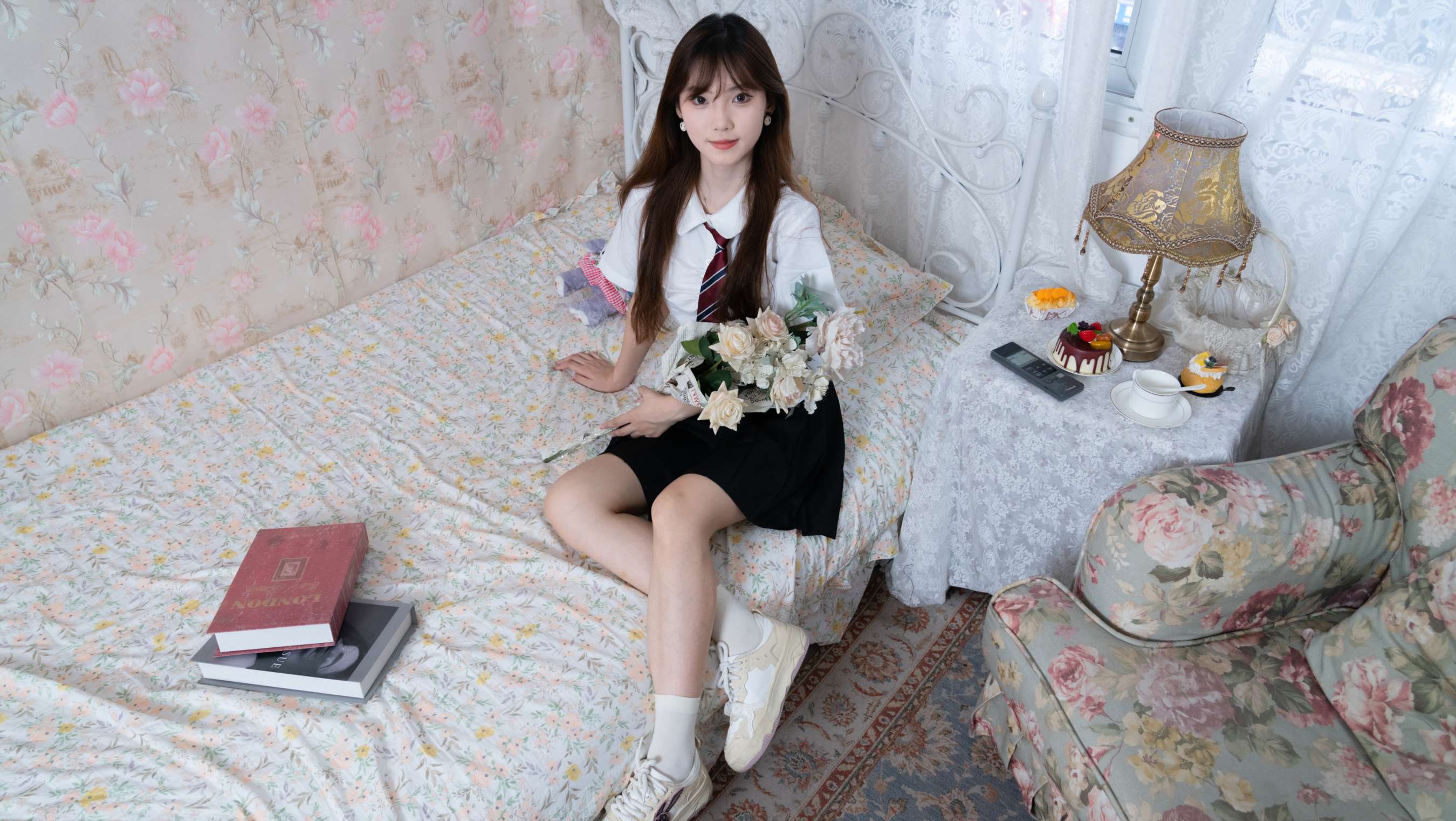 《璇璇-板鞋白棉袜の裸足》作品图