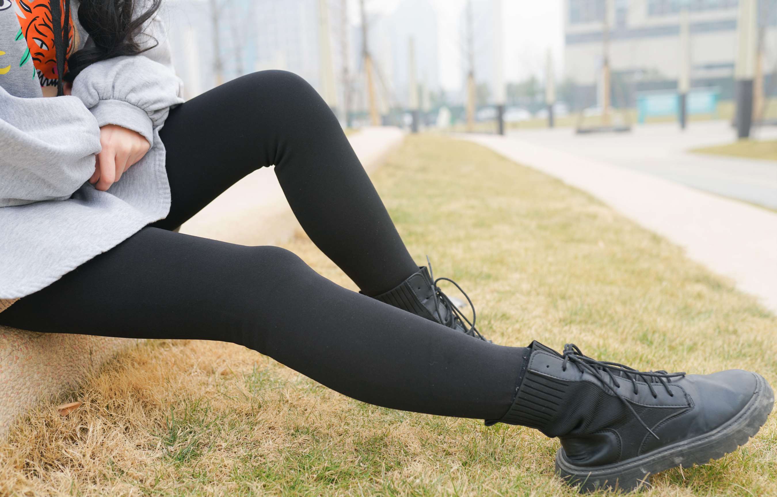 《含含小姐姐~短靴棉袜脚》作品图