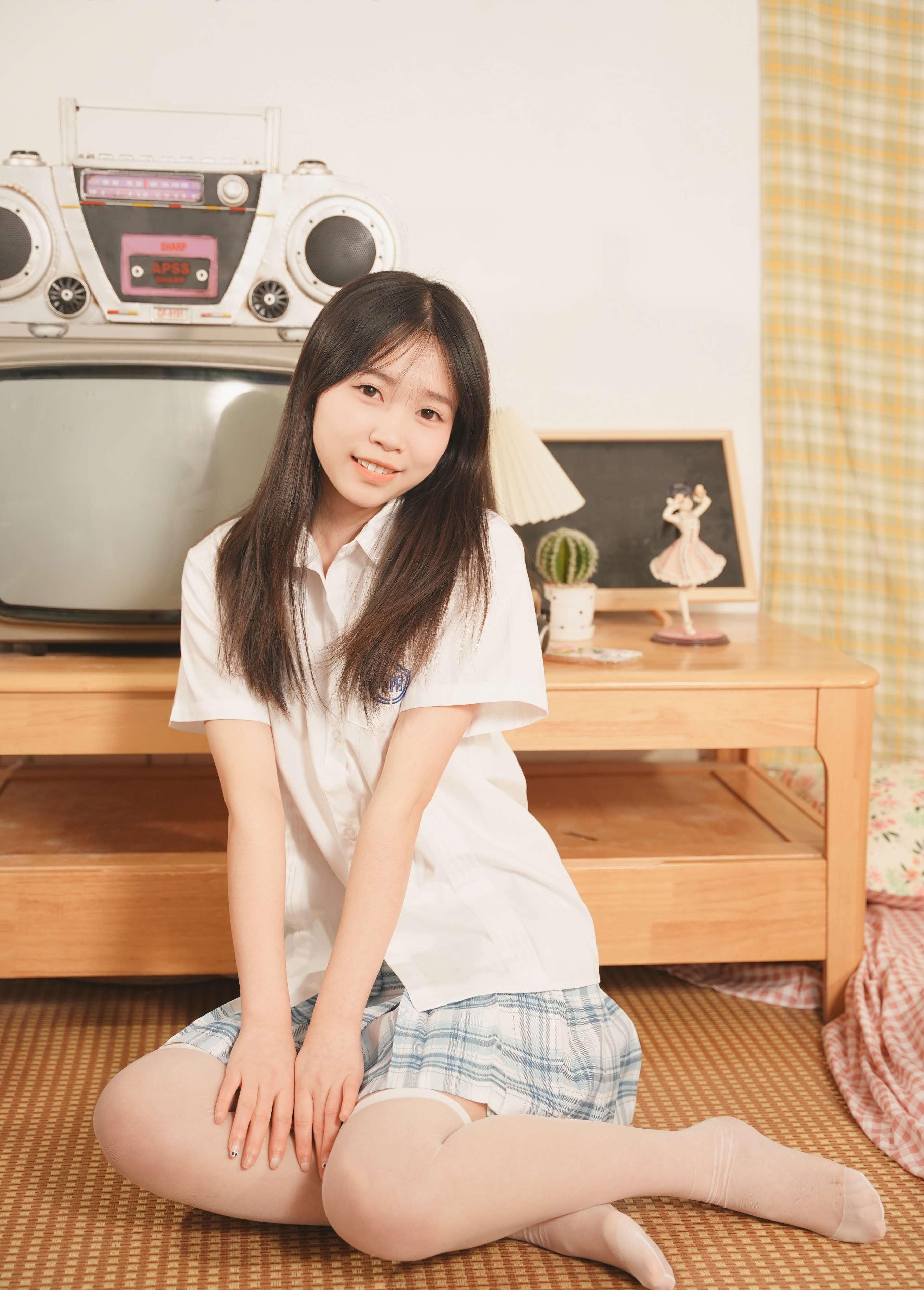 《敏敏-青春就是要拍校服记录啦》作品图