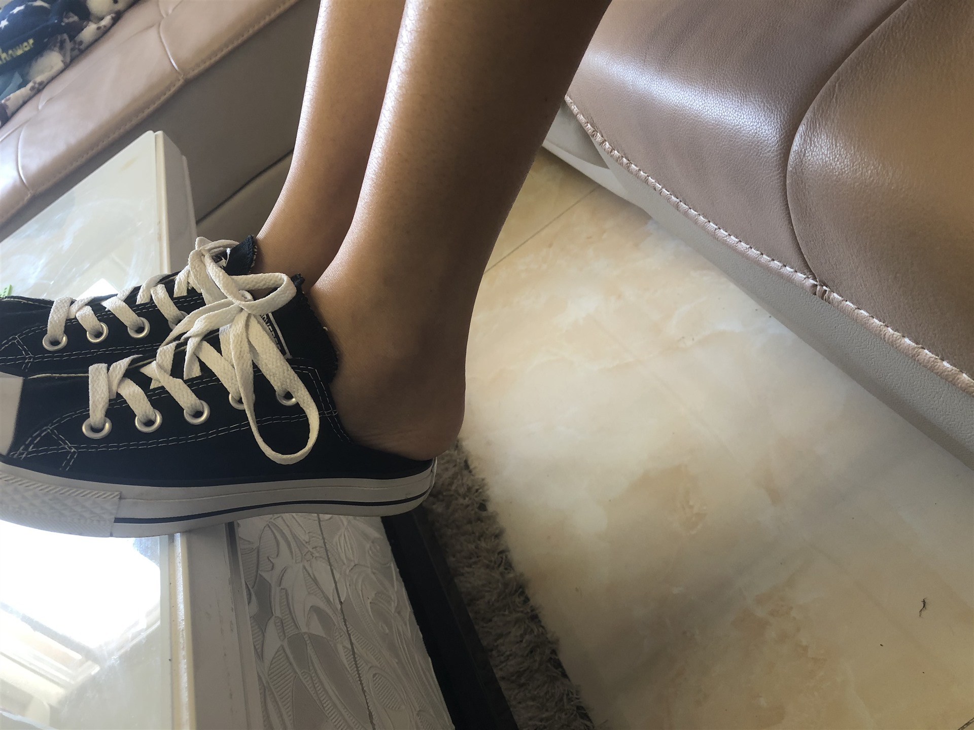 《女同学来做客の丝袜脚丫》作品图