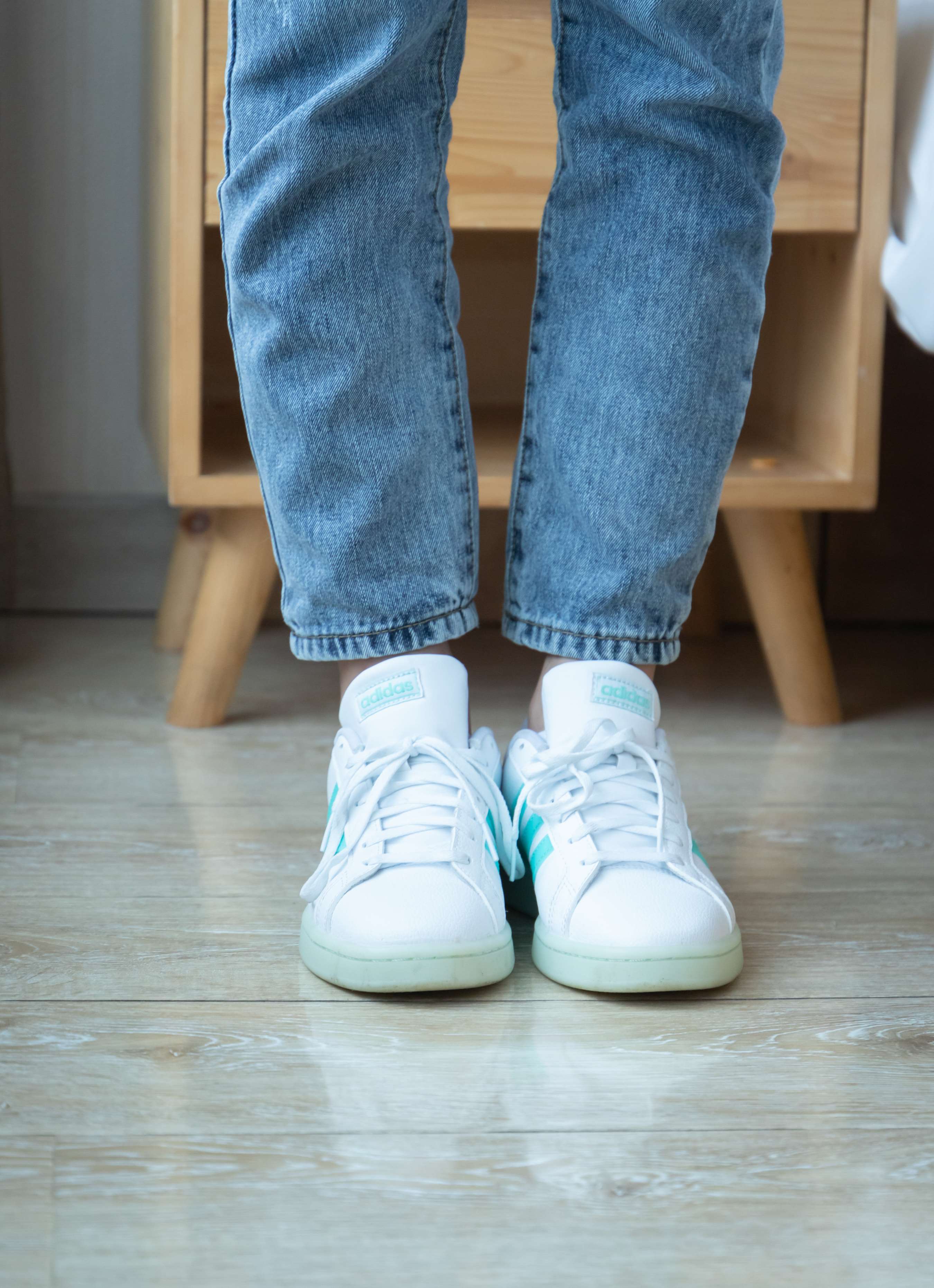 《妹子不笑还挺好看》作品图