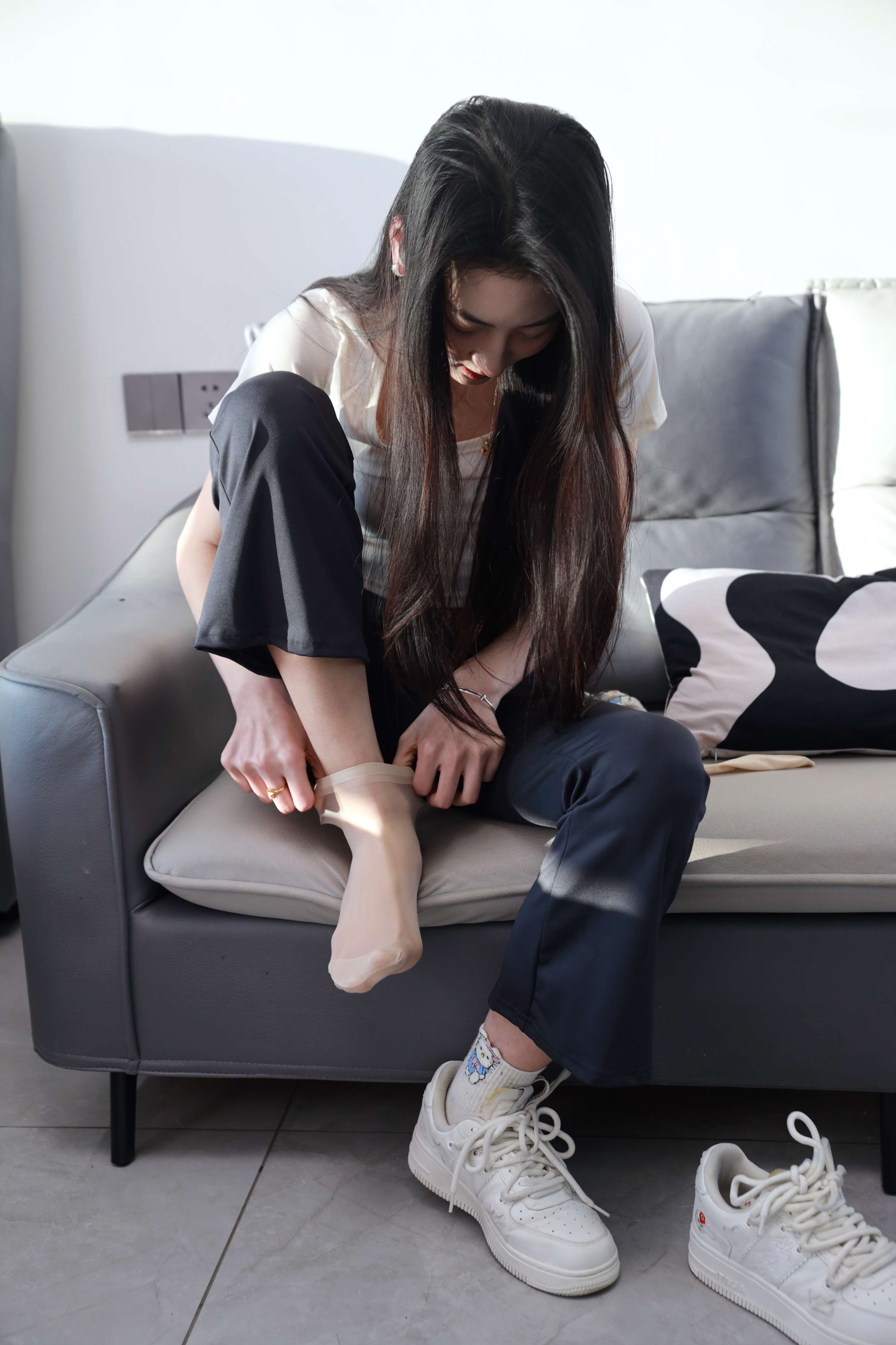 《小宇 沙发展嫩足》作品图