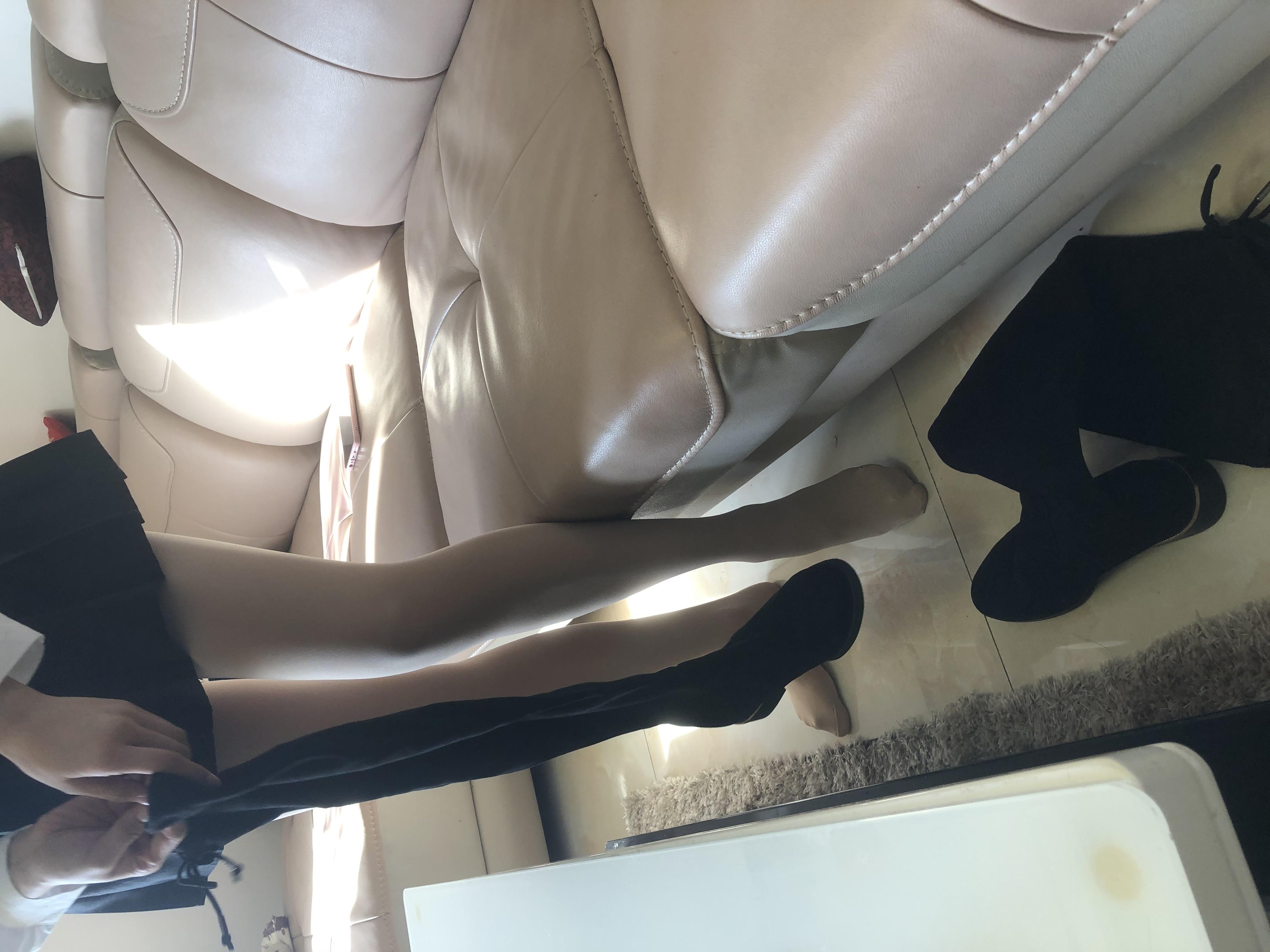 《家里来女同学了》作品图