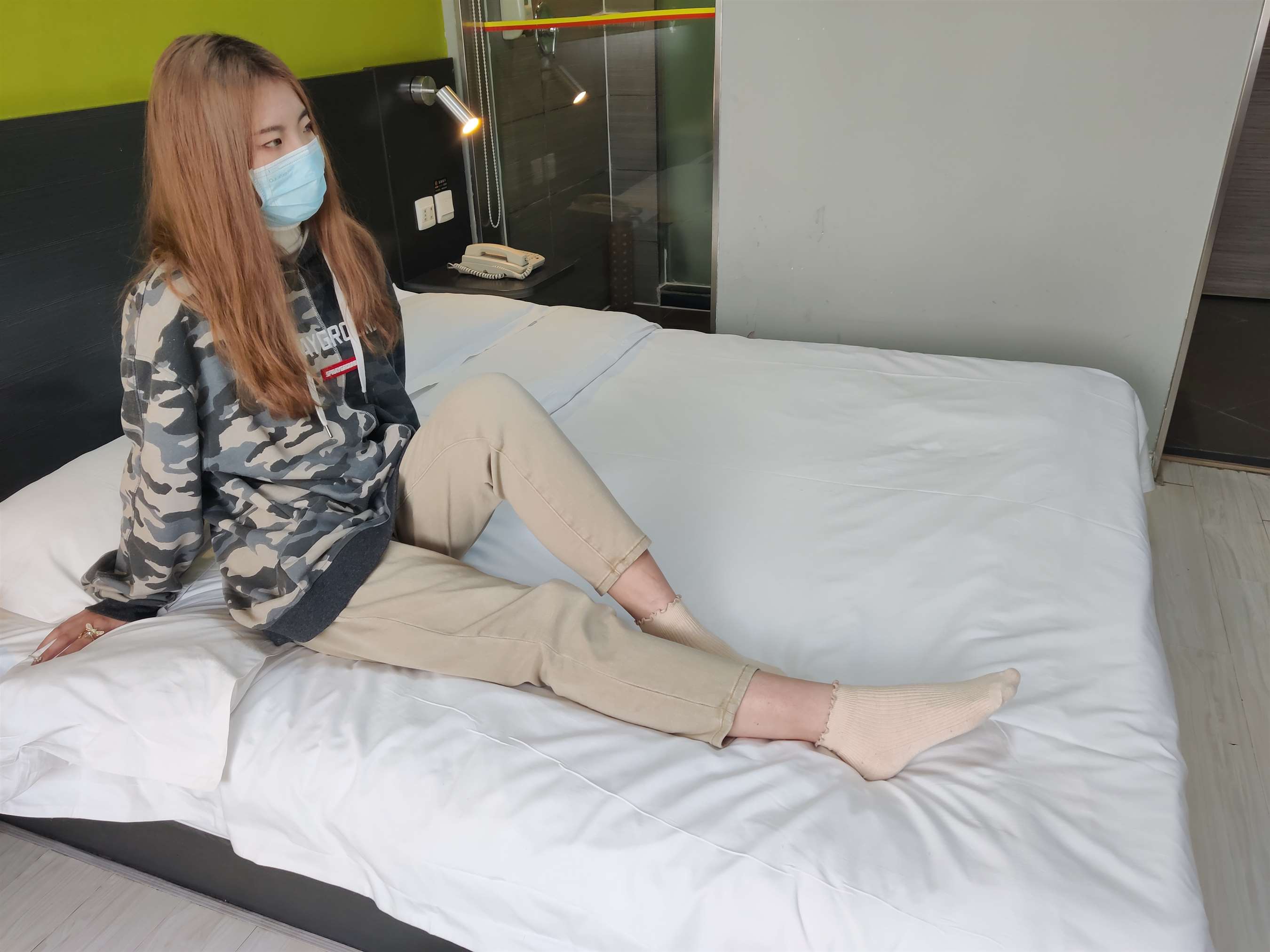 《长腿学妹38码棉袜大脚丫》作品图