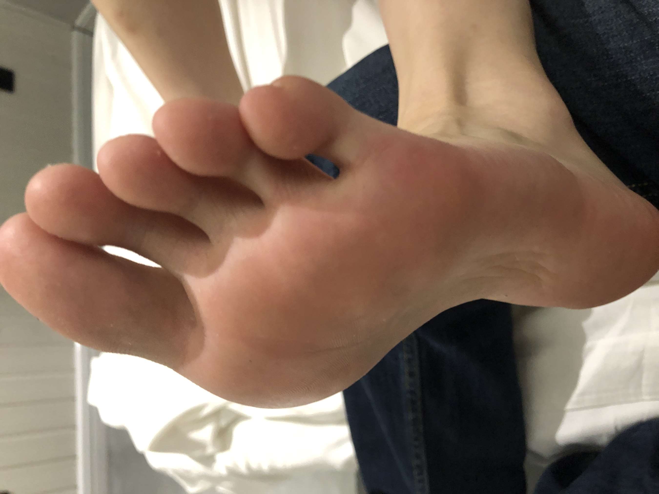 《少女的大脚丫》作品图