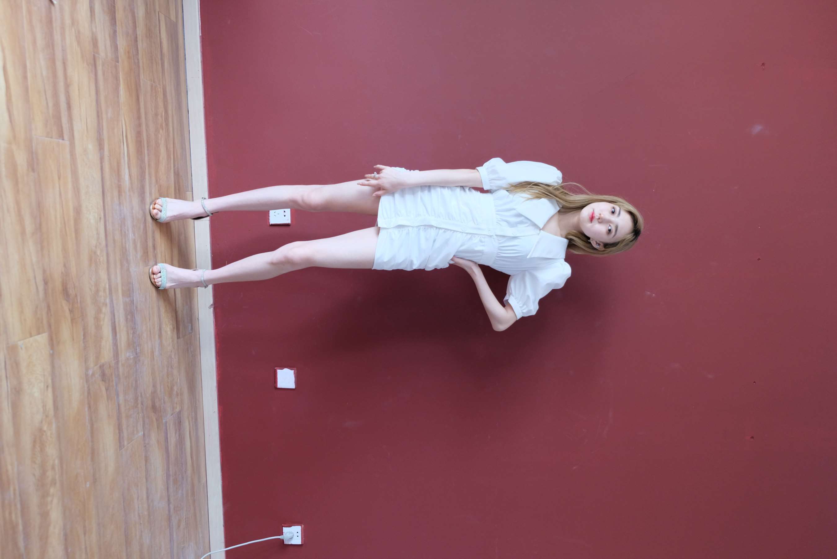 《少女两套包臀裙の高跟嫩足》作品图