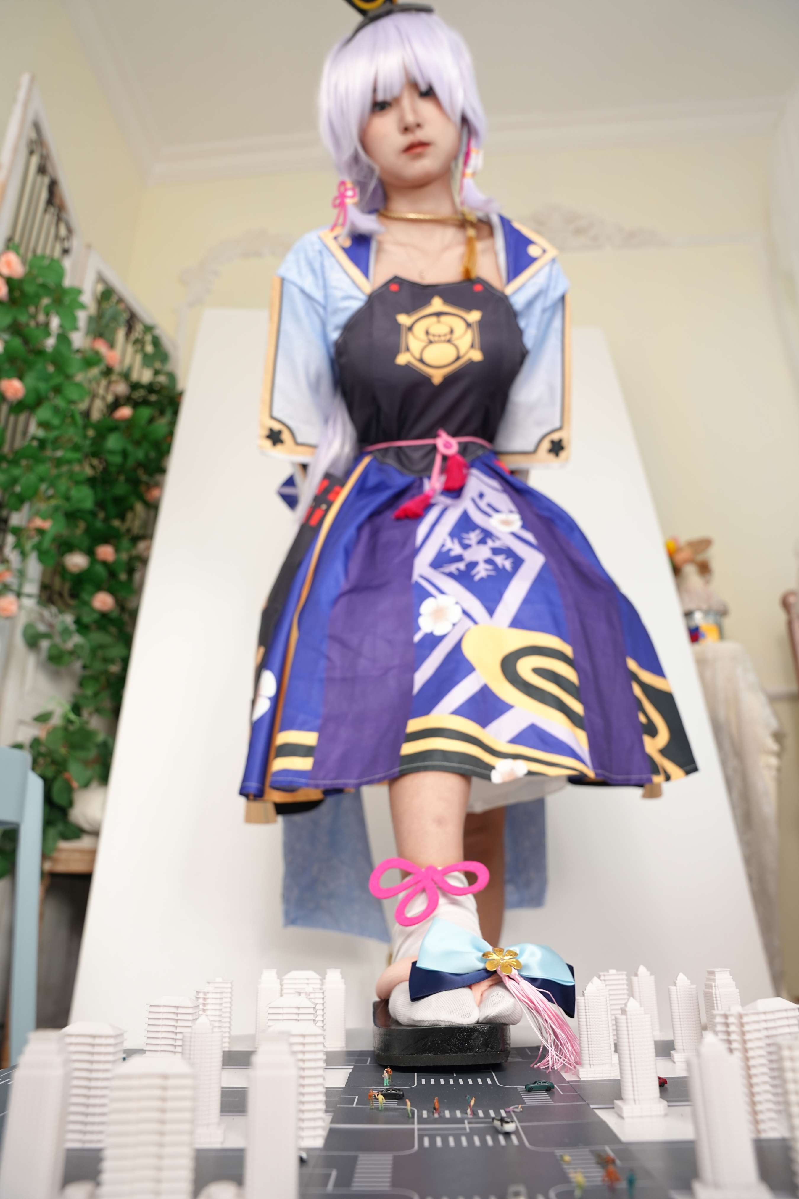 《娜娜-cos神里凌华 巨人踩踏》作品图